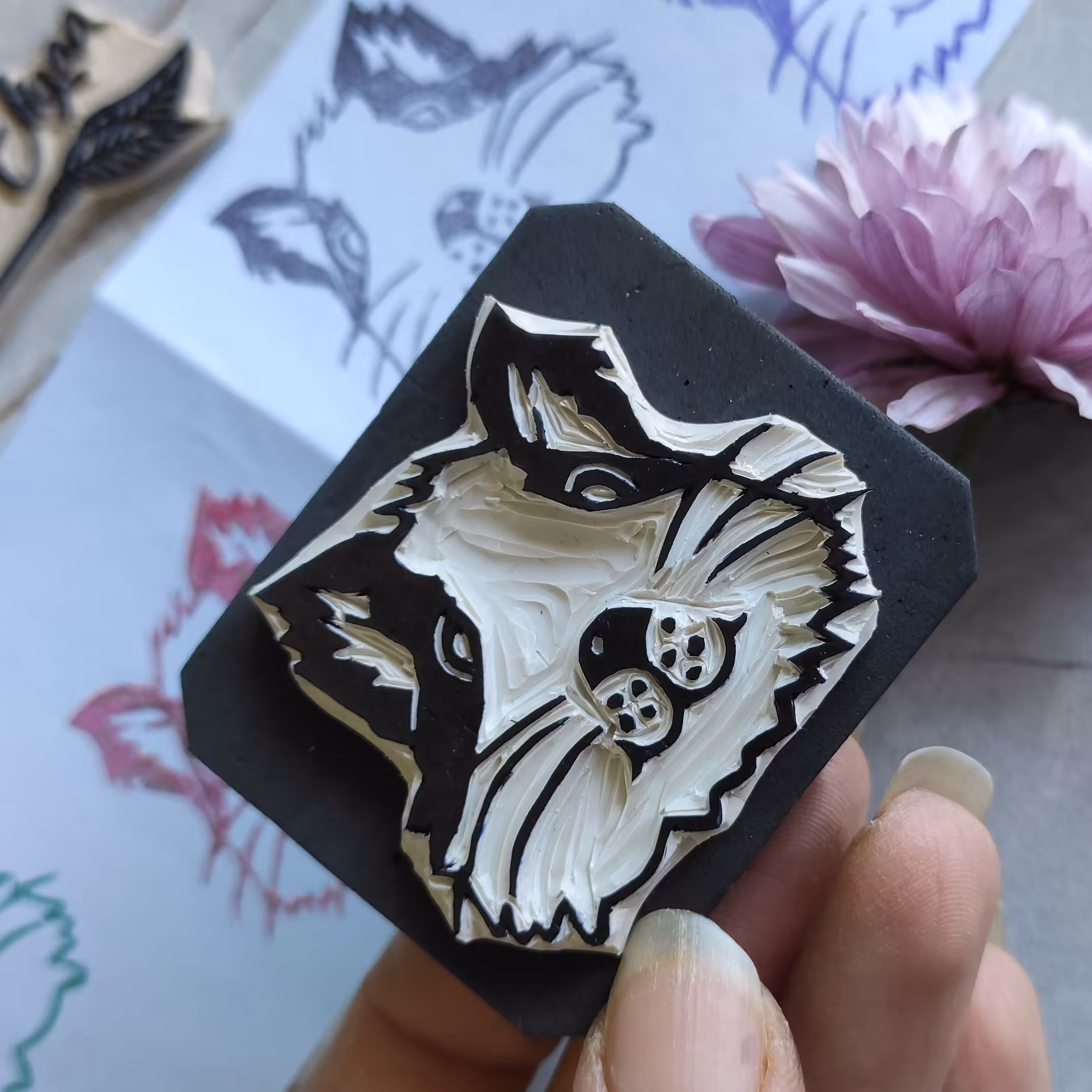 مهر  دست ساز  لینولئوم طرح  خوکچه هندی خوشحال 