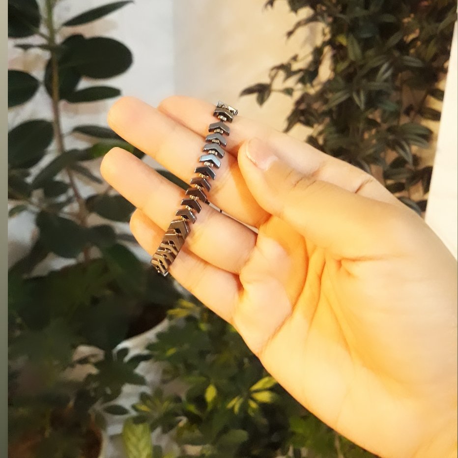 دستبند سنگی از جنس حدید