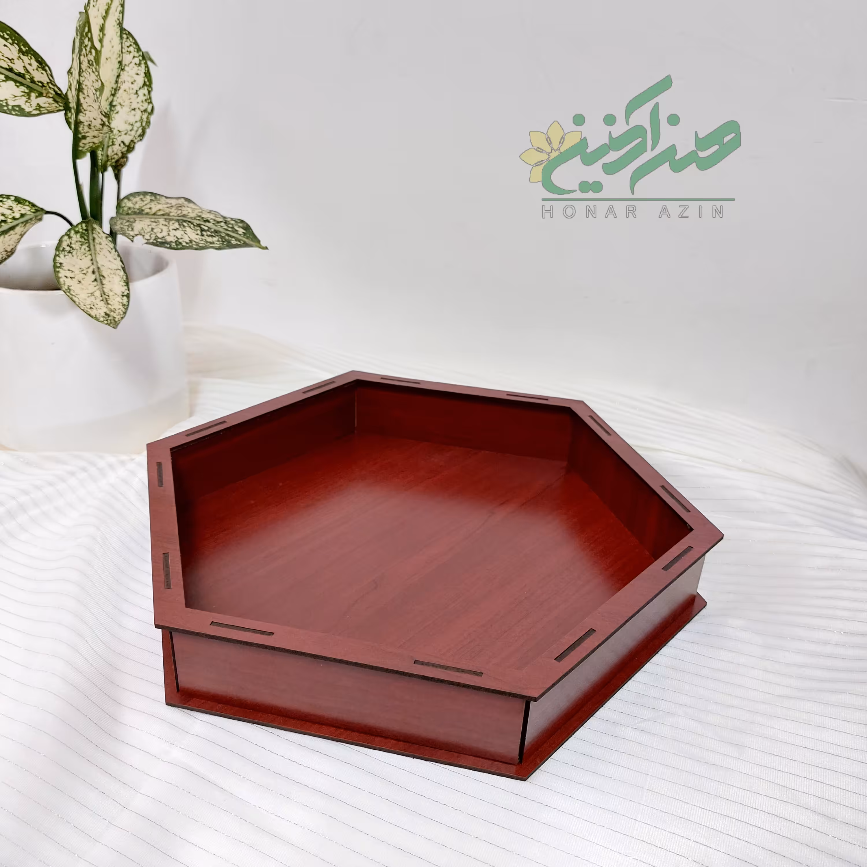 
سینی فینگر فود سایز30 طرح لادن 6ضلعی  وارتفاع5سانت ام دی اف در جه 1رنگ ماهگونی