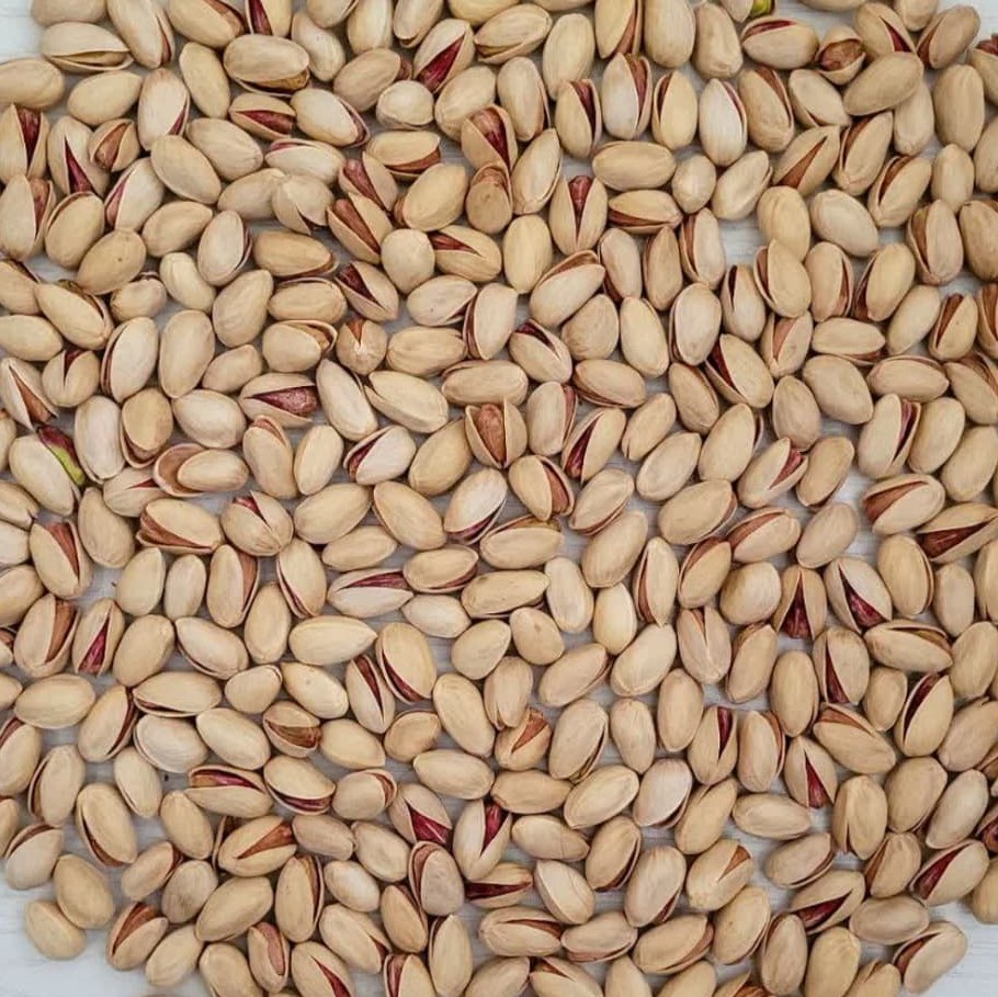 پسته احمدآقایی خام(نیم کیلو)