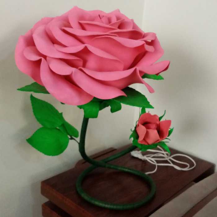 گل آباژوری رومیزی