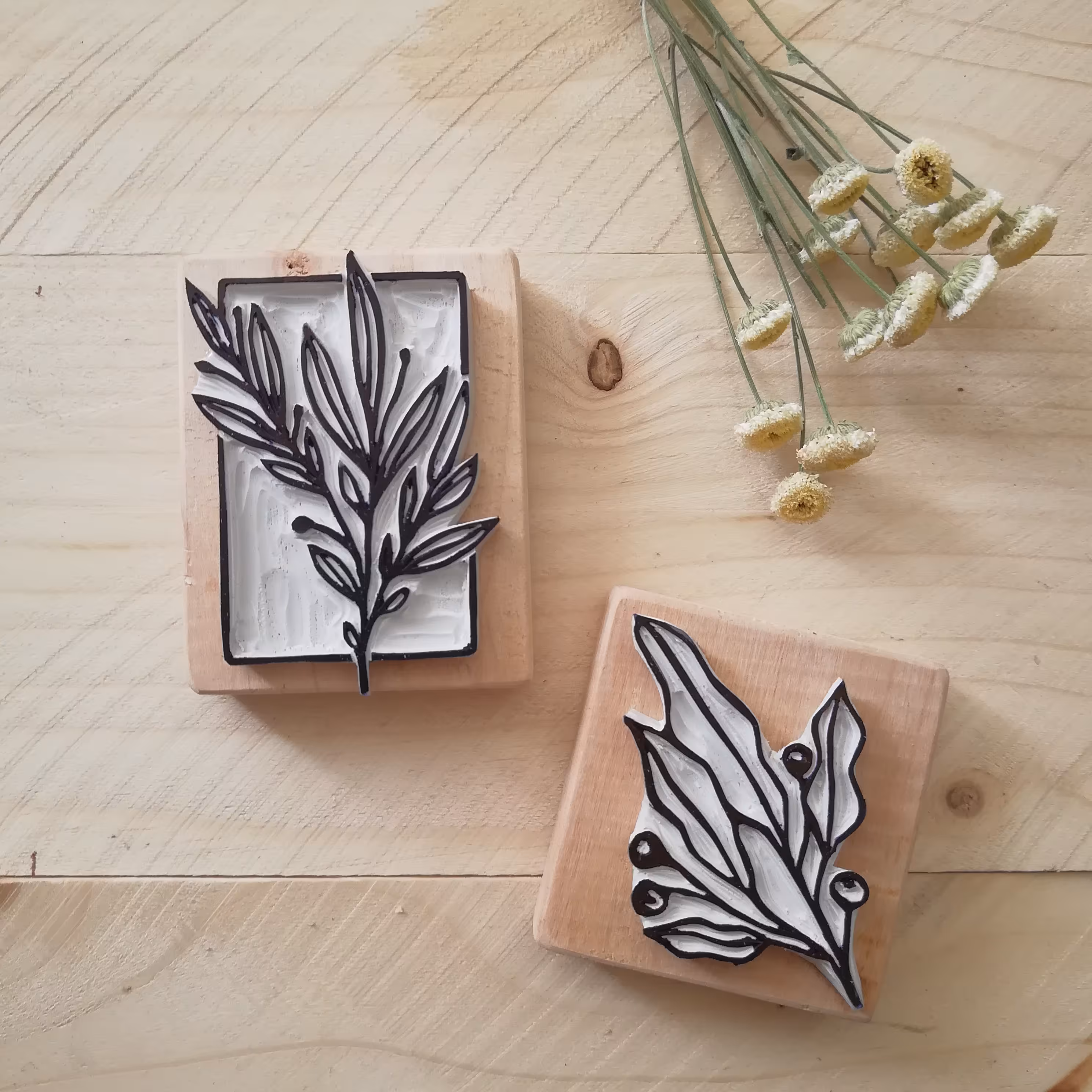 مهر لینو طرح گلبرگ پک دوتایی دارای جعبه مناسب هدیه