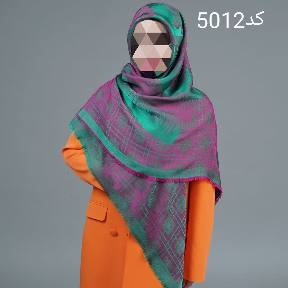 روسری نخ ابریشم ژاکارددورو
ریشه پرزی کیفیت عالی
سر نیست
قواره 140