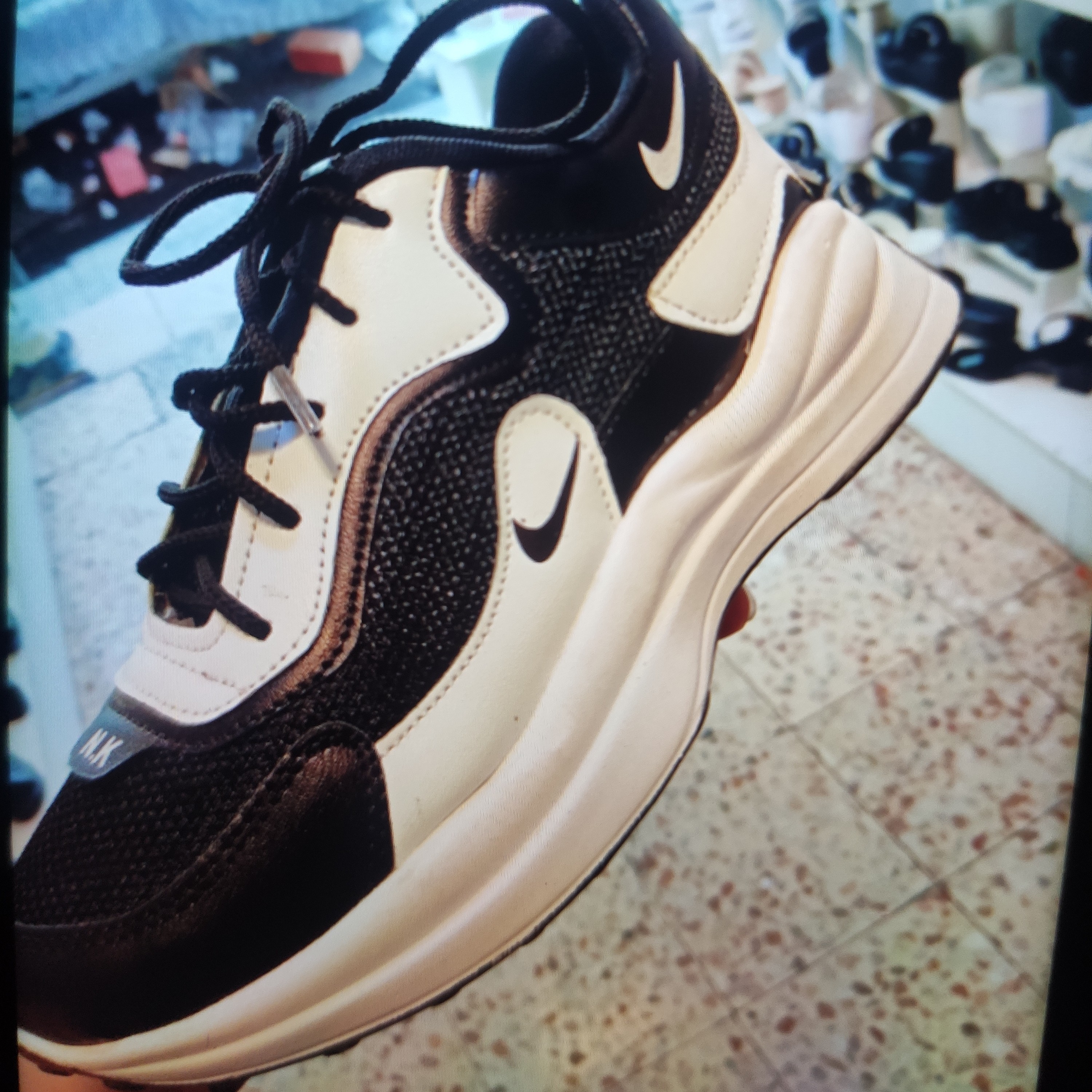 کتونی نایک زیره طبی عالییی