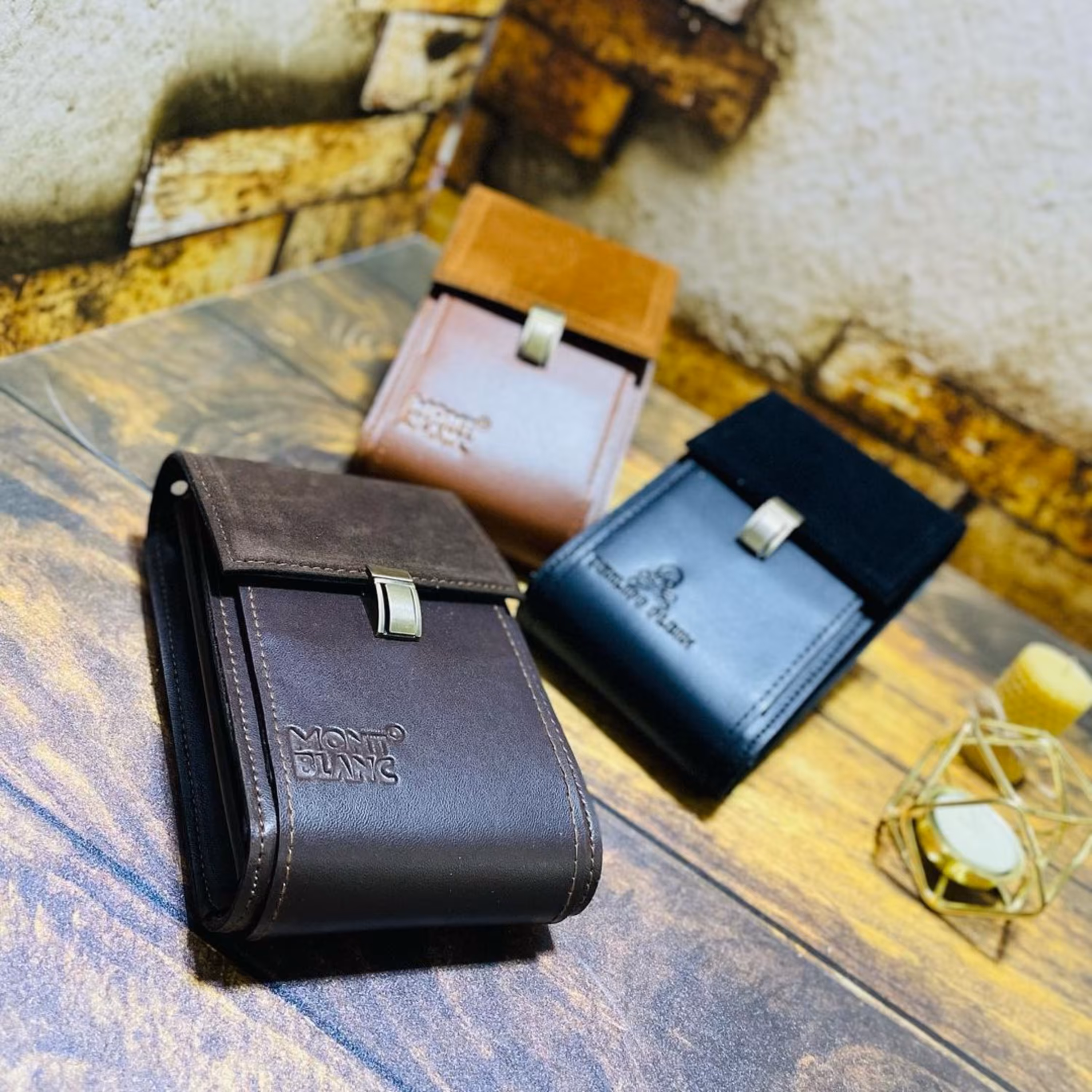 کیف پاسپورتی قفل دار با بند بلند 