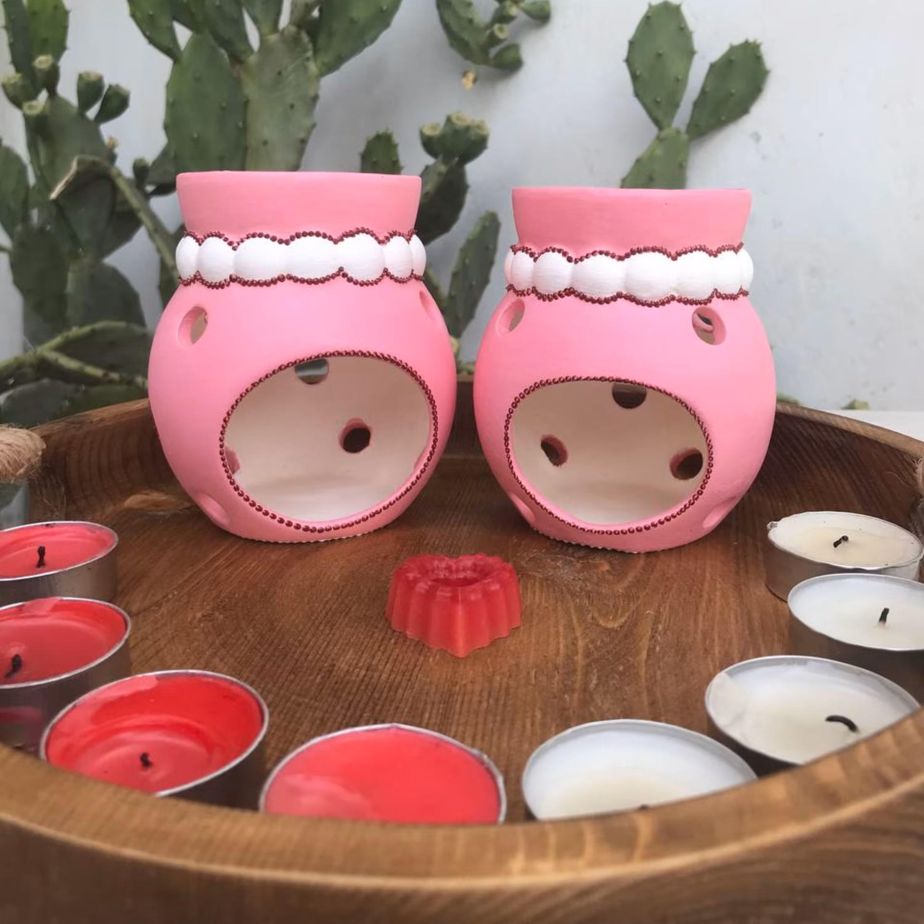 شمعدان سرامیکی وارمری با رنگ اکریلیک صورتی وسفیدسایز متوسط