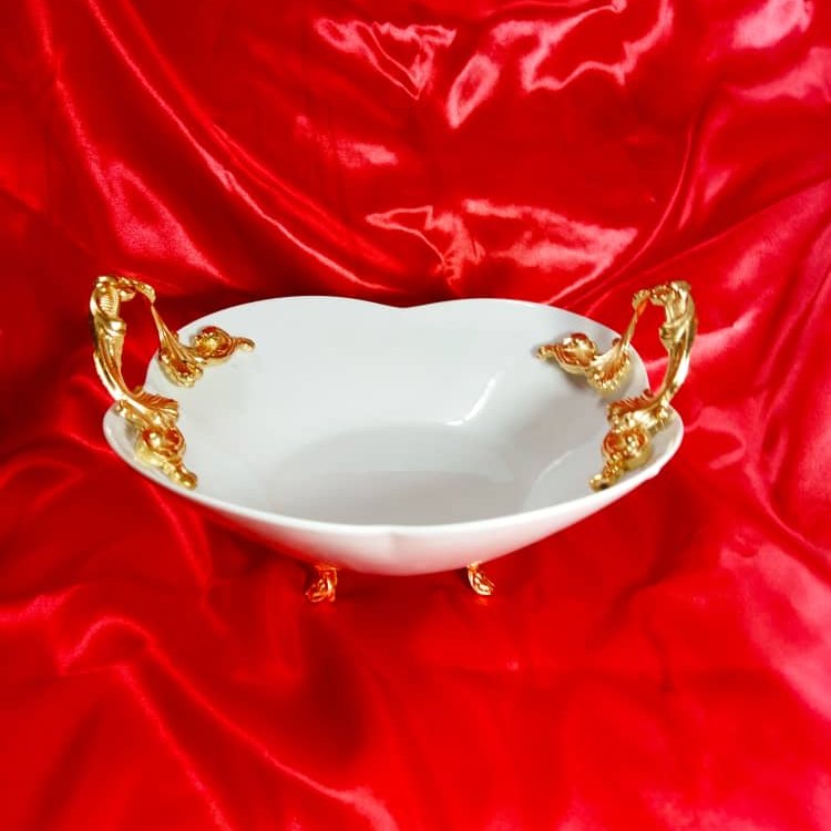 کاسه ستاره دسته و پایه پیوتری
بشقاب ستاره دسته و پایه پیوتری
پیش دستی پایه پیوتری