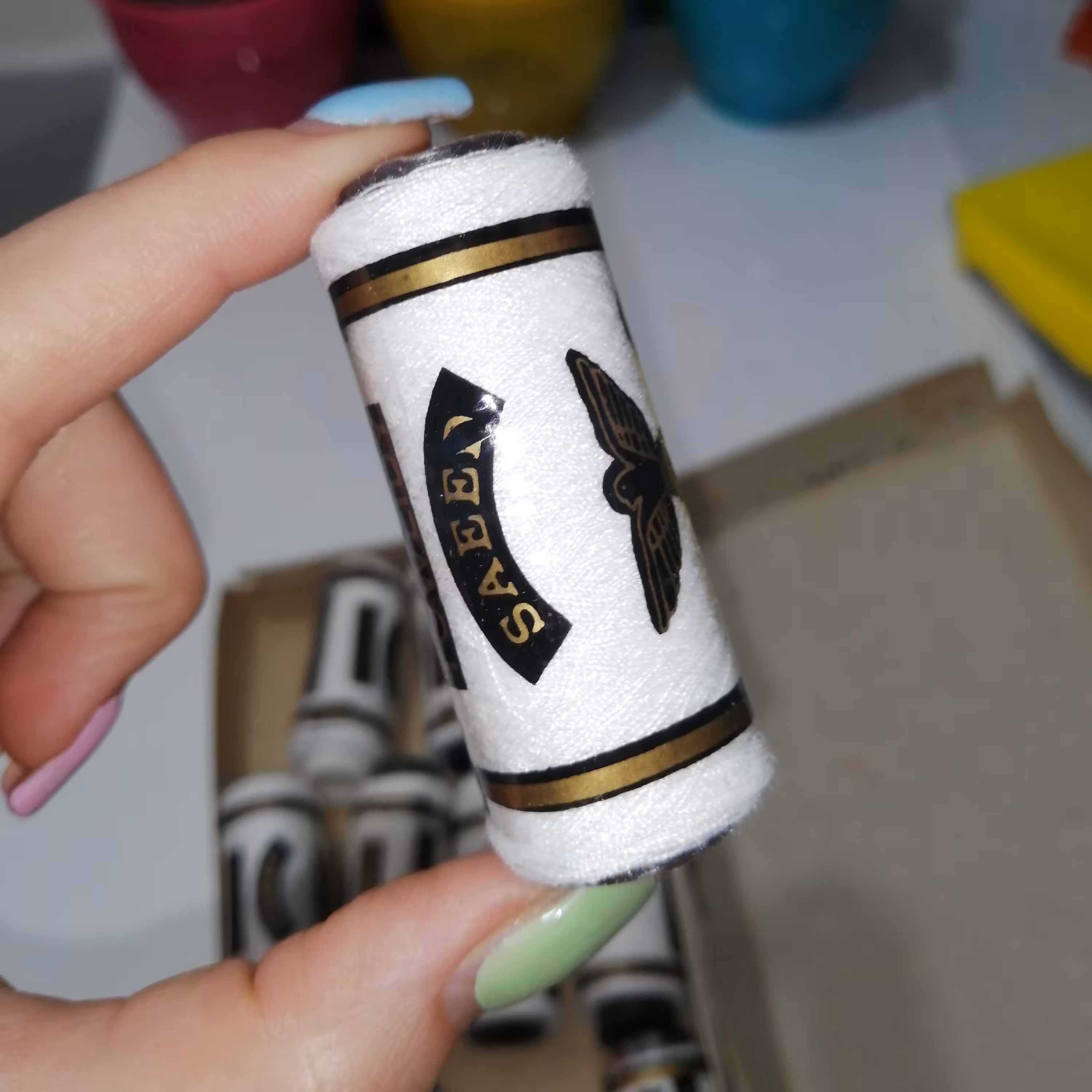 سیگاره نخ سفید خیاطی و گلدوزی 