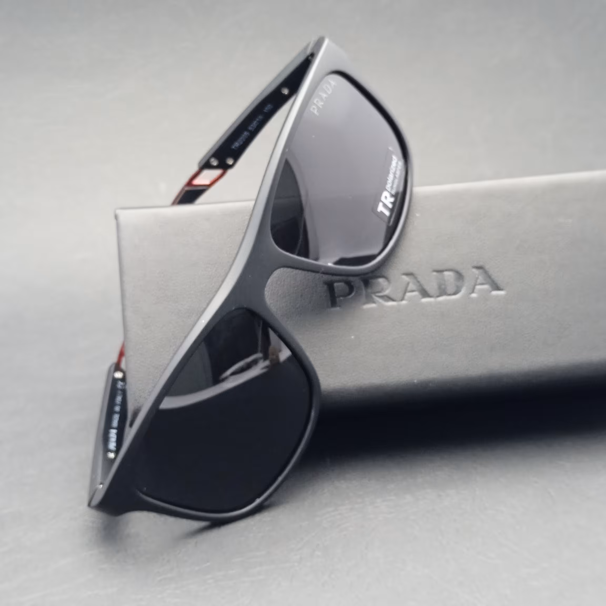 عینک آفتابی برند پرادا 