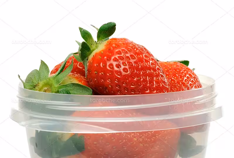 عکس توت فرنگی در ظرف | گرافیک با طعم تربچه