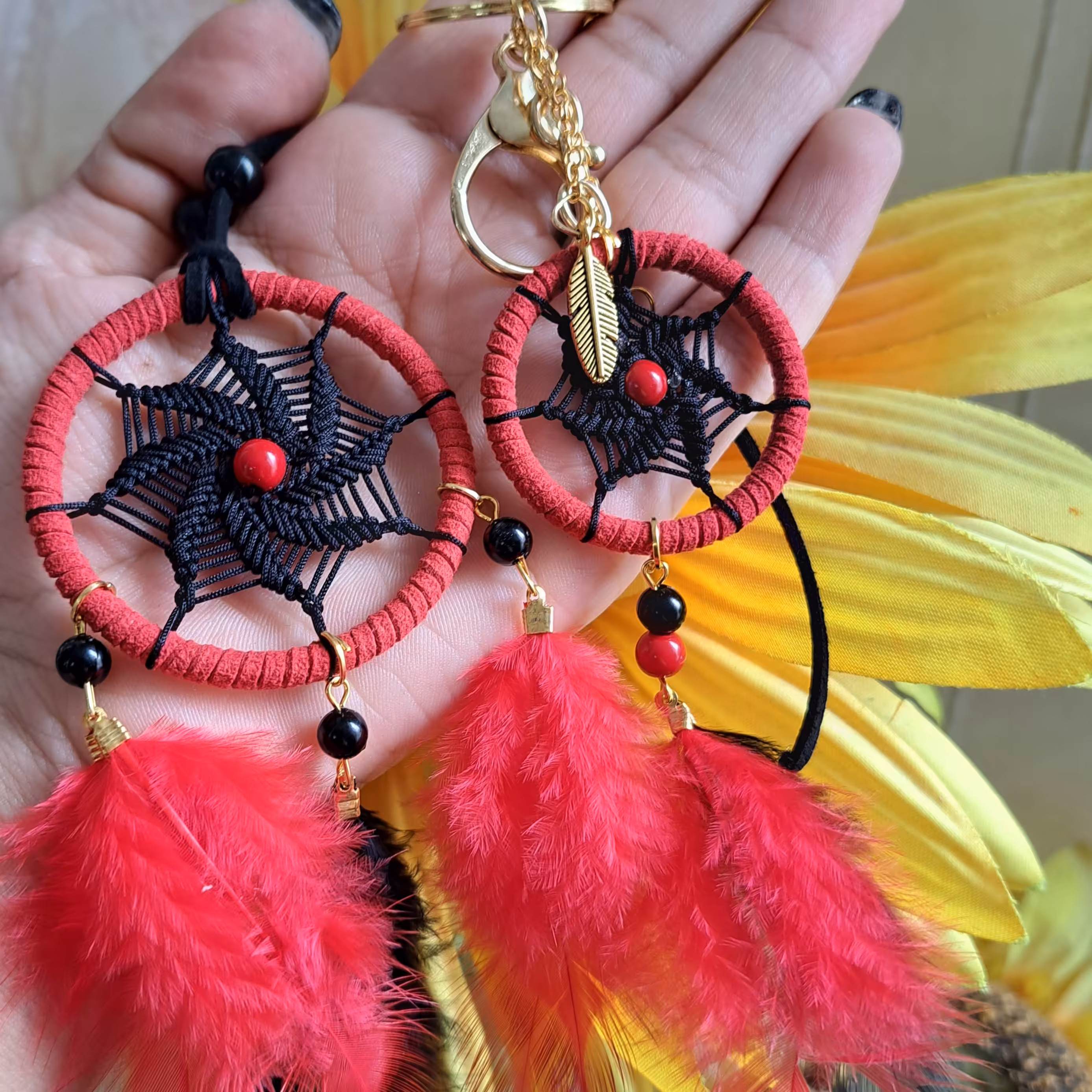 آویز ماشین و جاسوئیچی قرمز مشگی سایز کوچک ارسال رایگان 