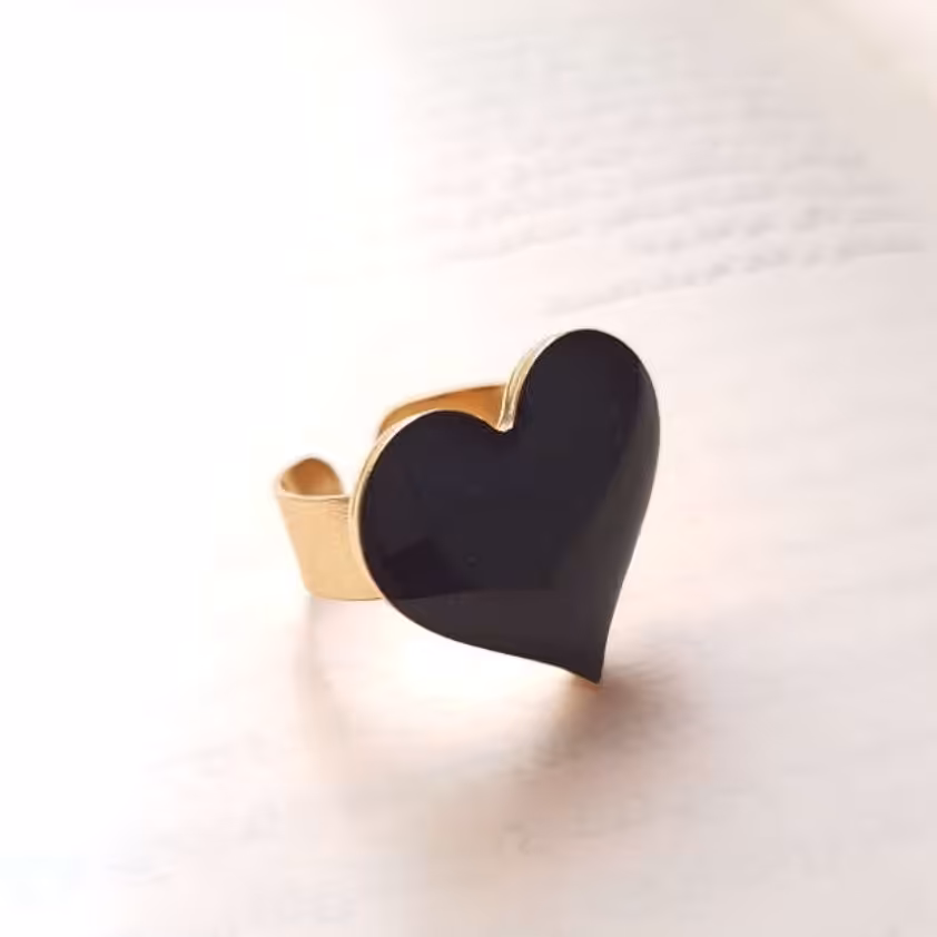 انگشتر قلب رزینی برنجی رنگ مشکی