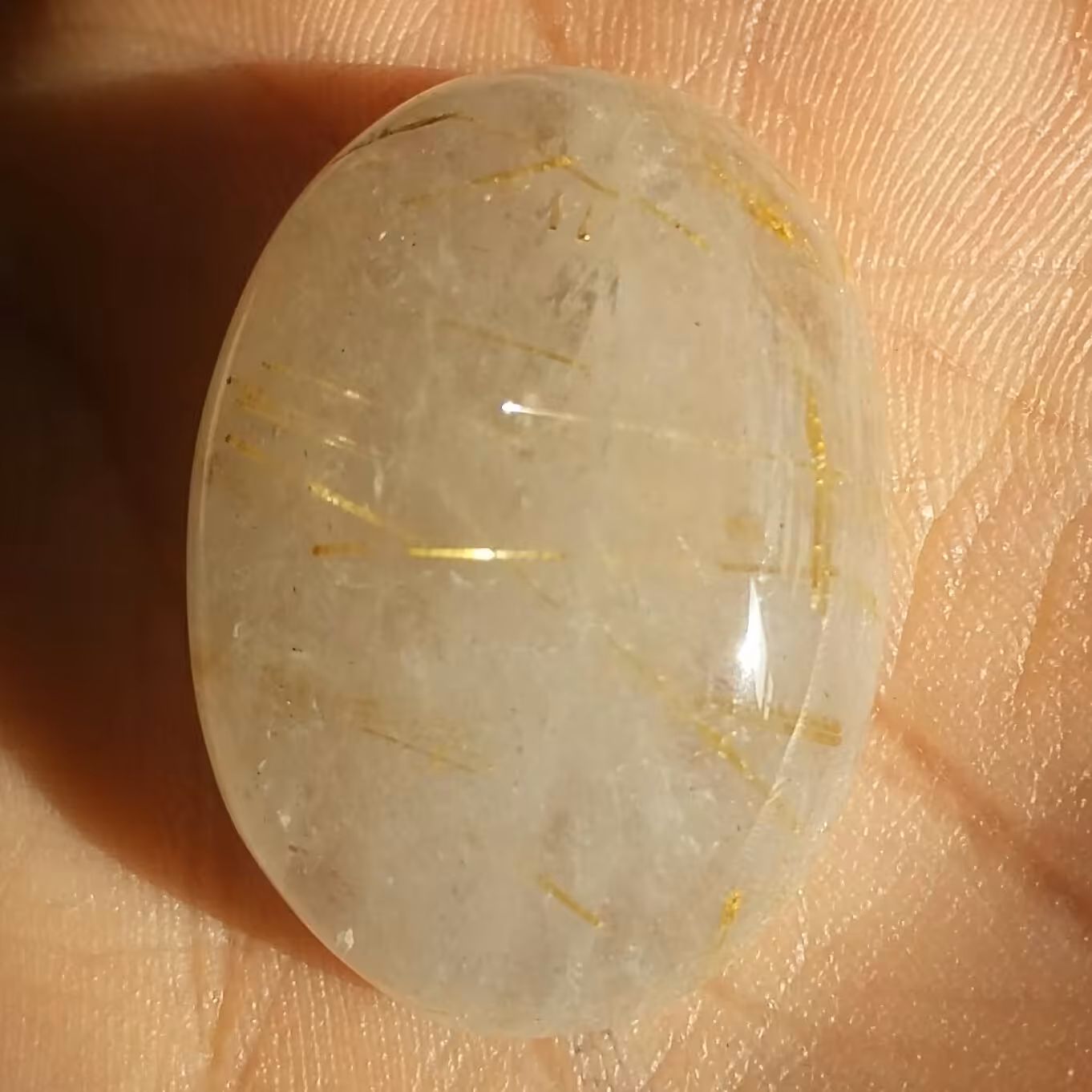 نگین غولپیکر روتایل کوارتز طلایی بسیار زیبا طبیعی و بدون بهسازی با موهای طلایی خااااااص شاهکار خلقت سایز درشت مدالی
