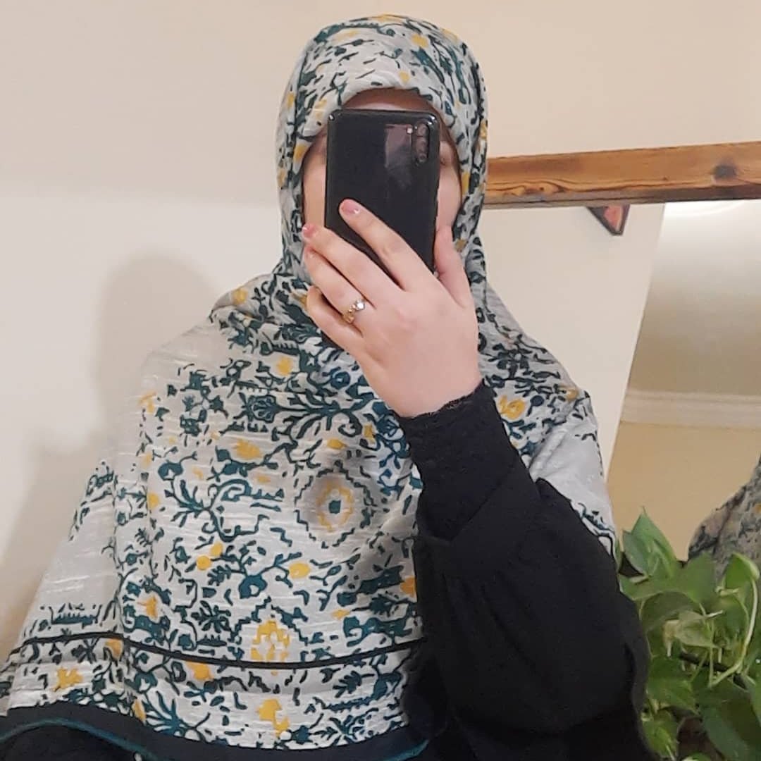 روسری نخی کشمیر،دوردست دوز،قواره : 140،مناسب پاییز وزمستان،ایستایی خیلی خوبی داره