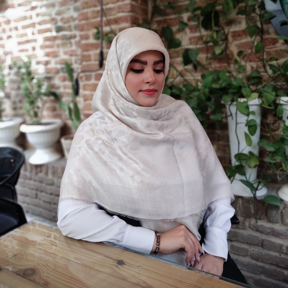 روسری دورو لمه دار وارداتی نخ ابریشم ژاکارد قواره 140 رنگ شیری