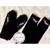 ست جوراب و ساق مشکی گلدوزی شده طرح شکوفه بهاری