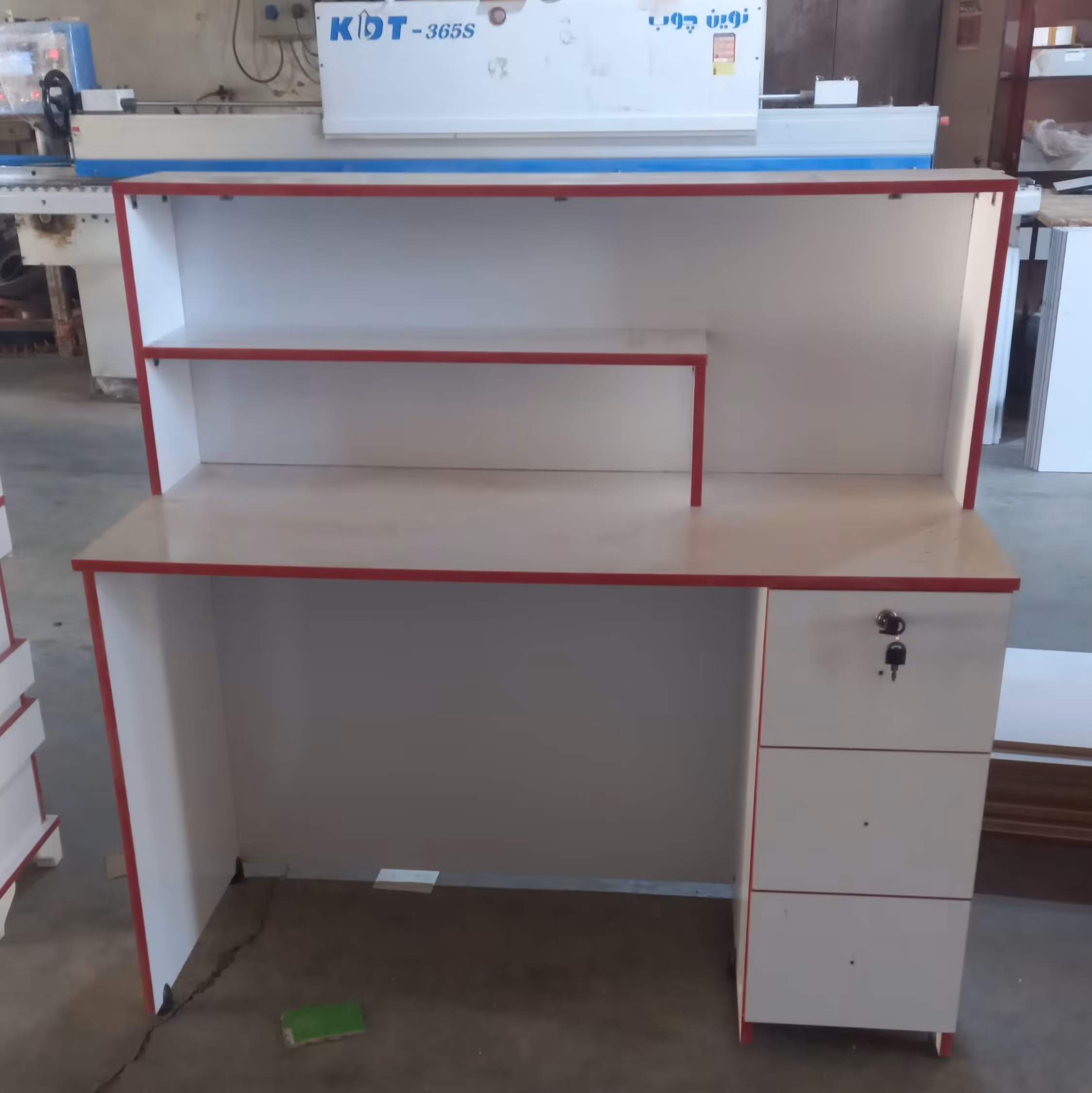 میز کار با اندازه و طرح های مختلف،در  کمترین زمان،تحویل فوری