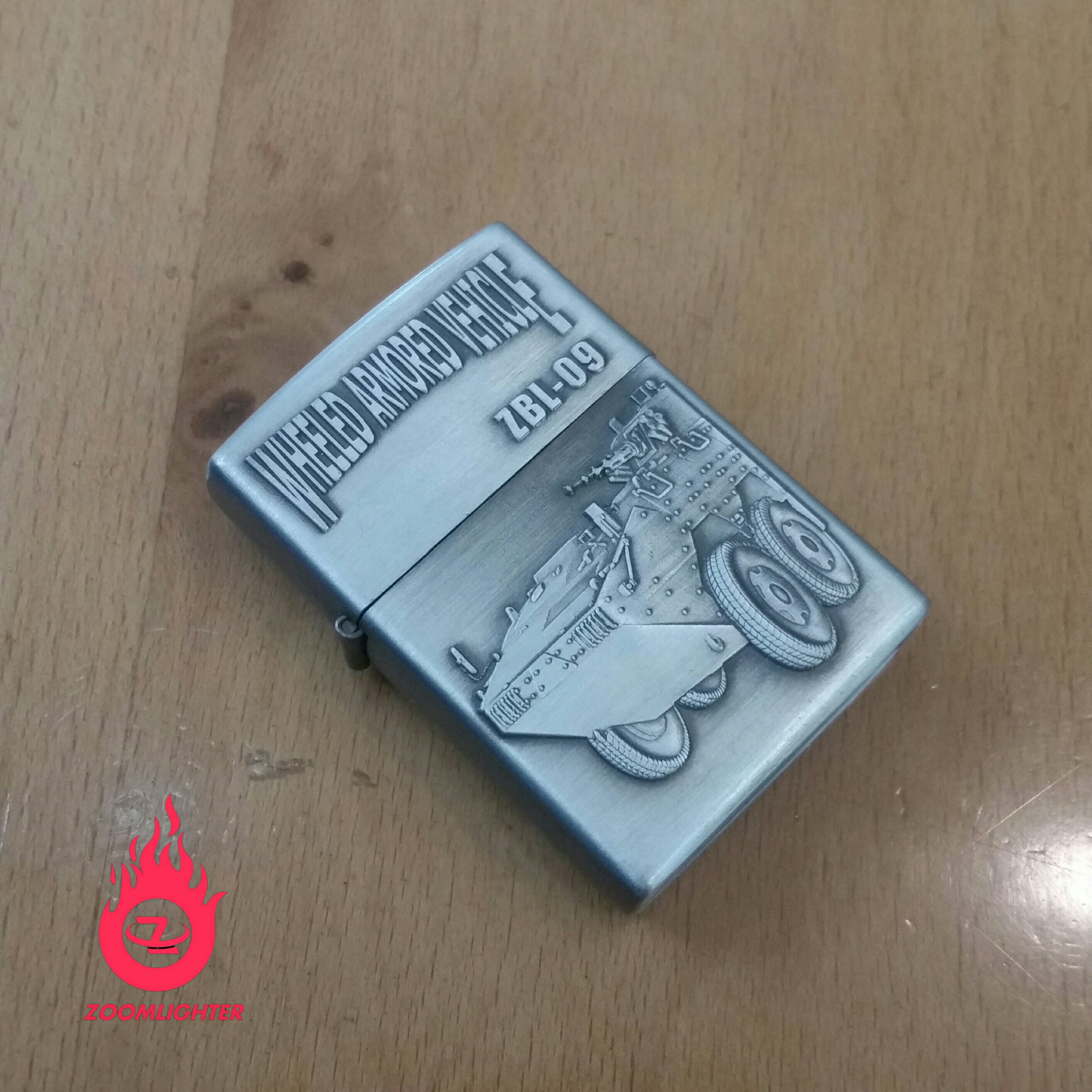 فندک بنزینی طرح ماشین زره ای