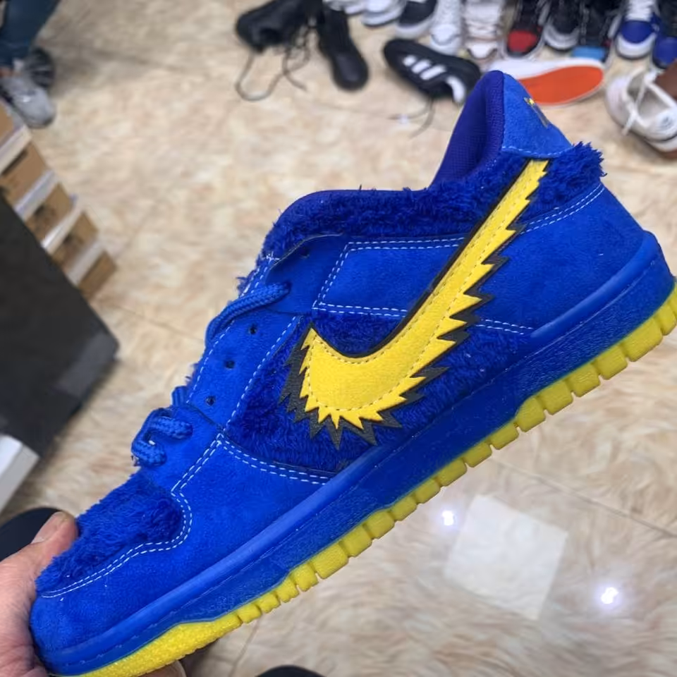  اورجینال  نایک   ( تدی ) سایز 40 و 41 مفته بخدا