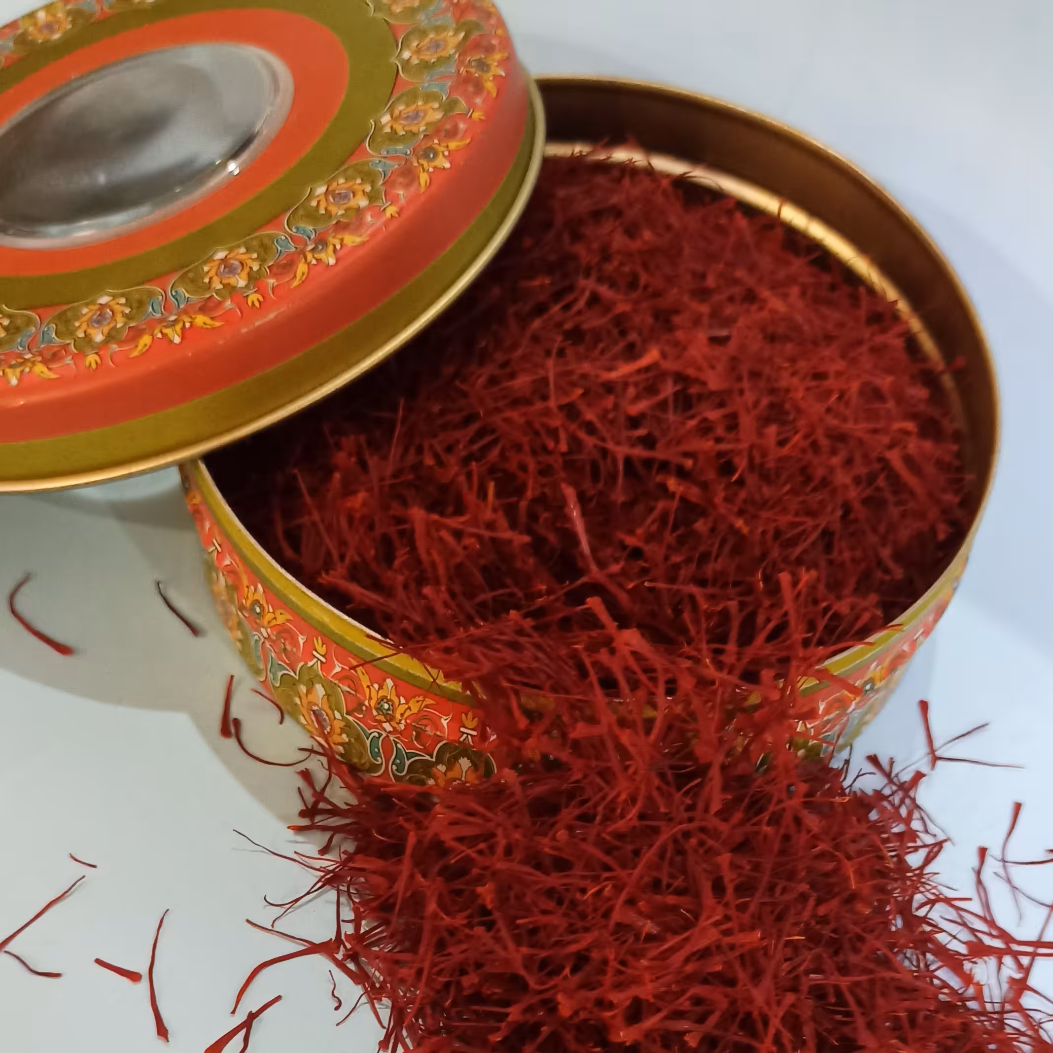 30گرم زعفران خالص سوپر نگین در ظرف خاتم نارنجی