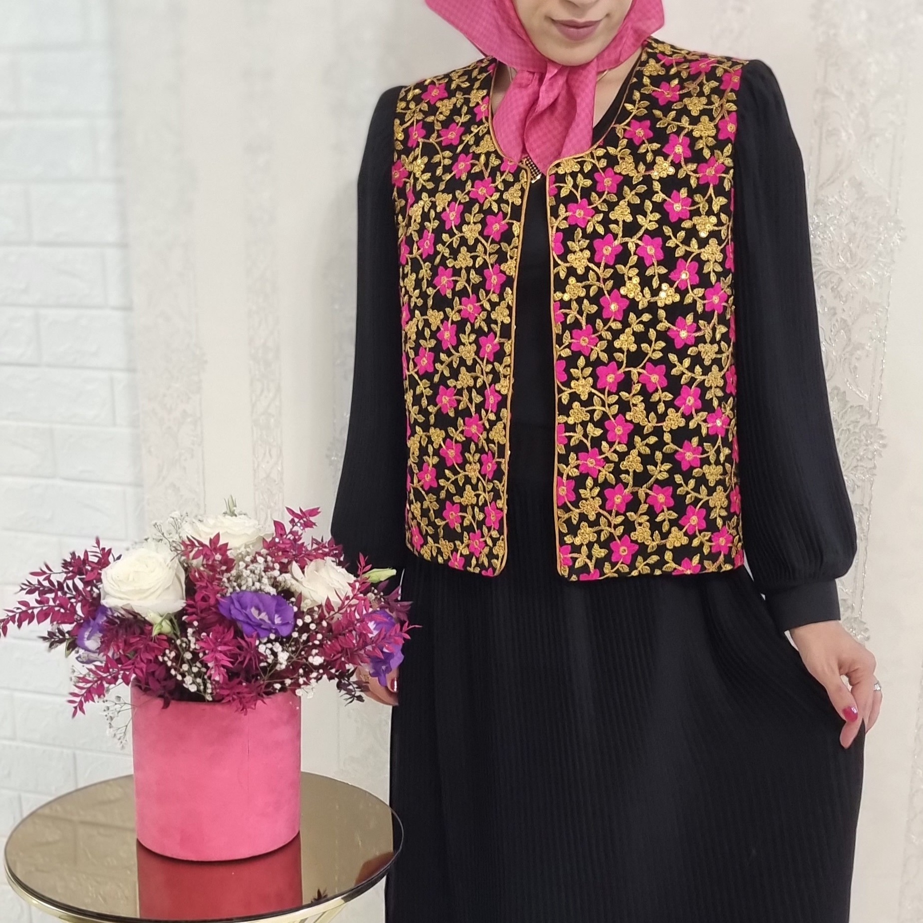 کت سوزندوزی و دامن پلیسه