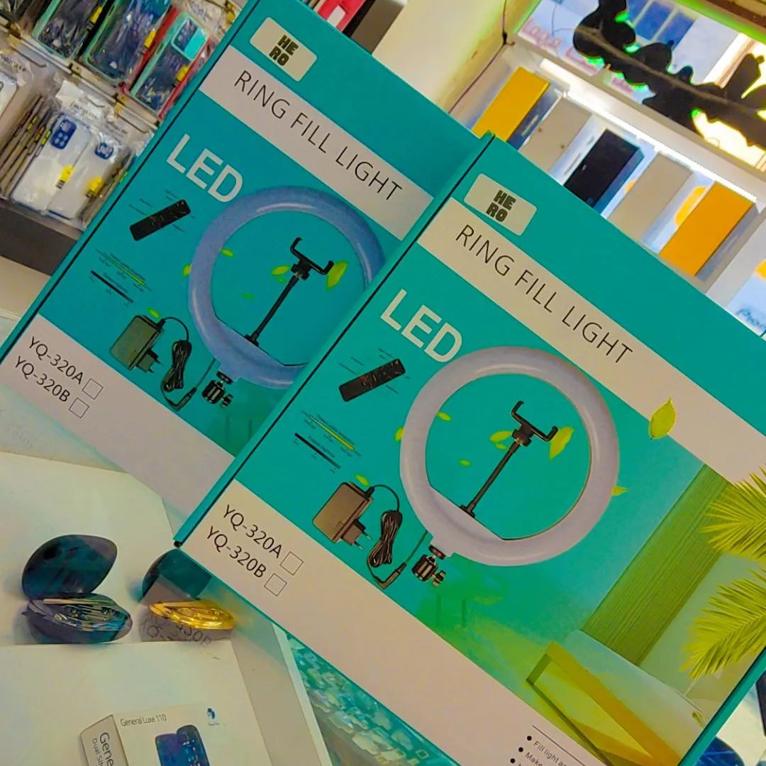 رینگ لایت  به همراه پایه