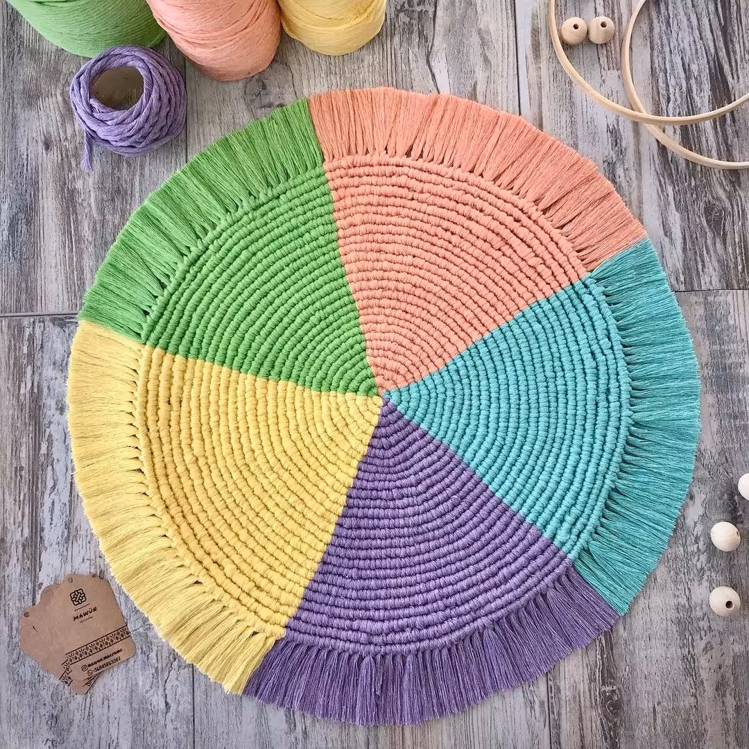 رومیزی مکرومه بافی طرح رنگارنگ