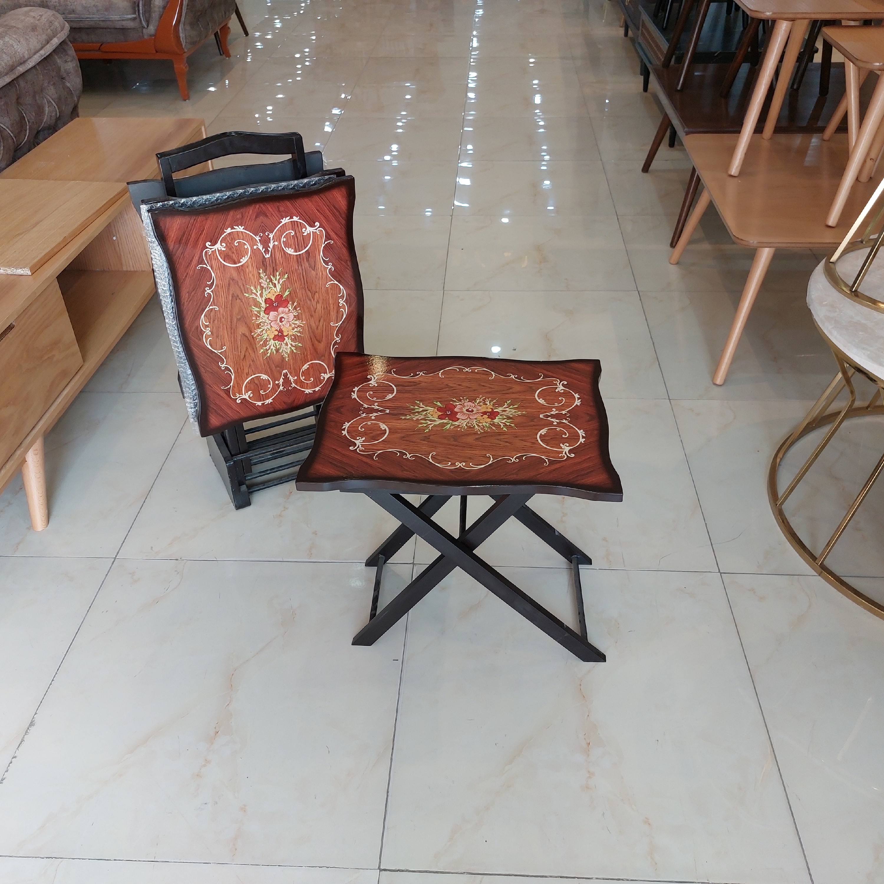 میز عسلی چمدانی تاشو و کم جا
