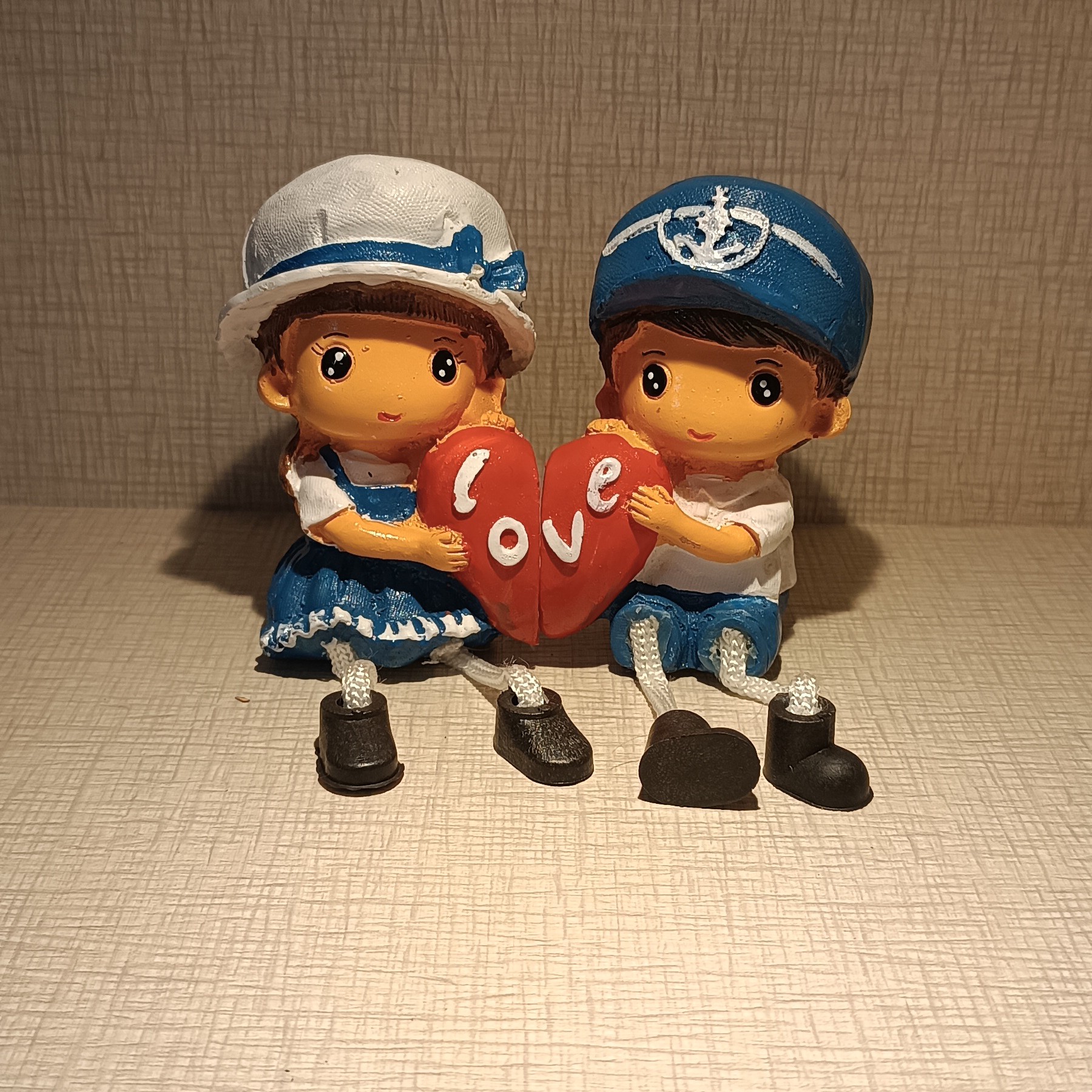 مجسمه کادویی تزیینی لاو