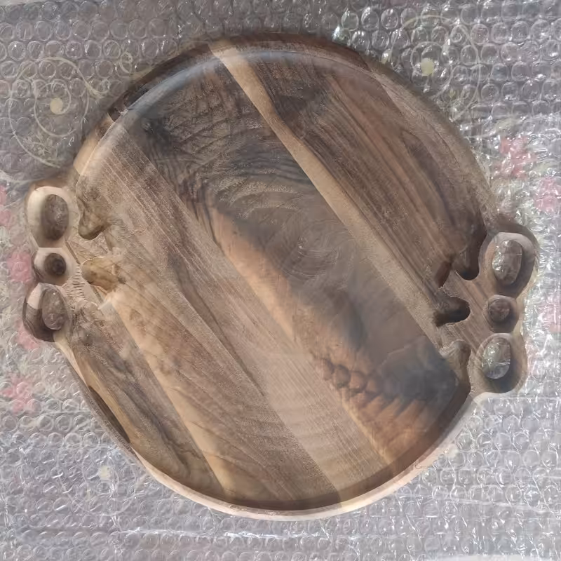 سینی دور پاپیونی تهیه شده از چوب گردو با رنگ ثابت و آبگریز 