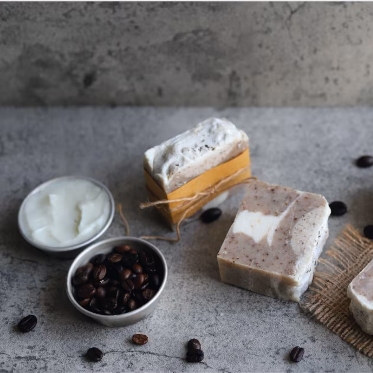 صابون  شی باتر اصل با موم طبیعی عسل  - بزرگ 