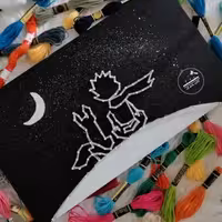 تابلو دکوری  دست ساز میخ و نخ طرح شازده کوچولو