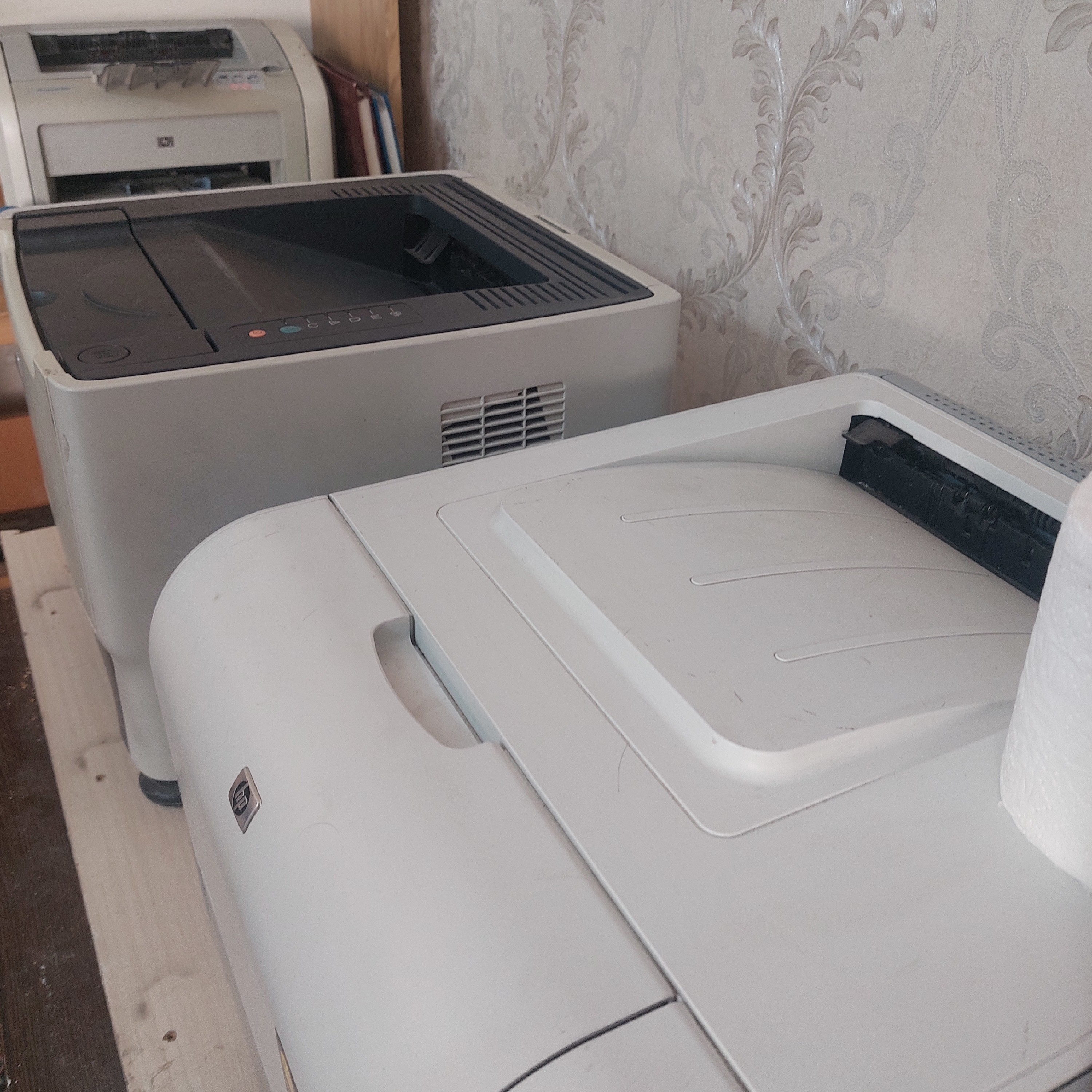 پرینت رنگی روی لیبل یک رو چسب دار A5 گلاسه  5000 تومن