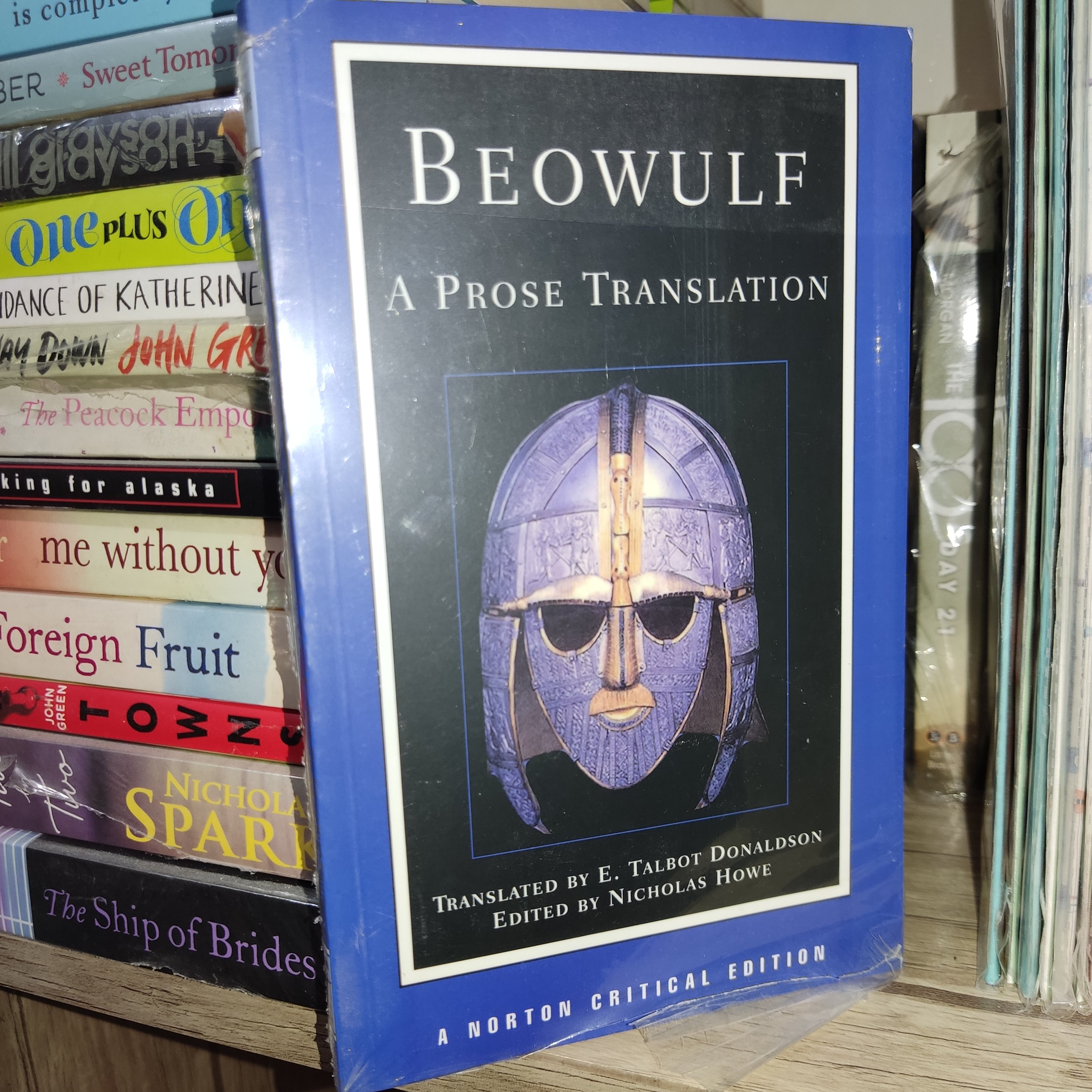 کتاب زبان اصلی Beowulf (بیوولف) - اثر نیکولاس هو