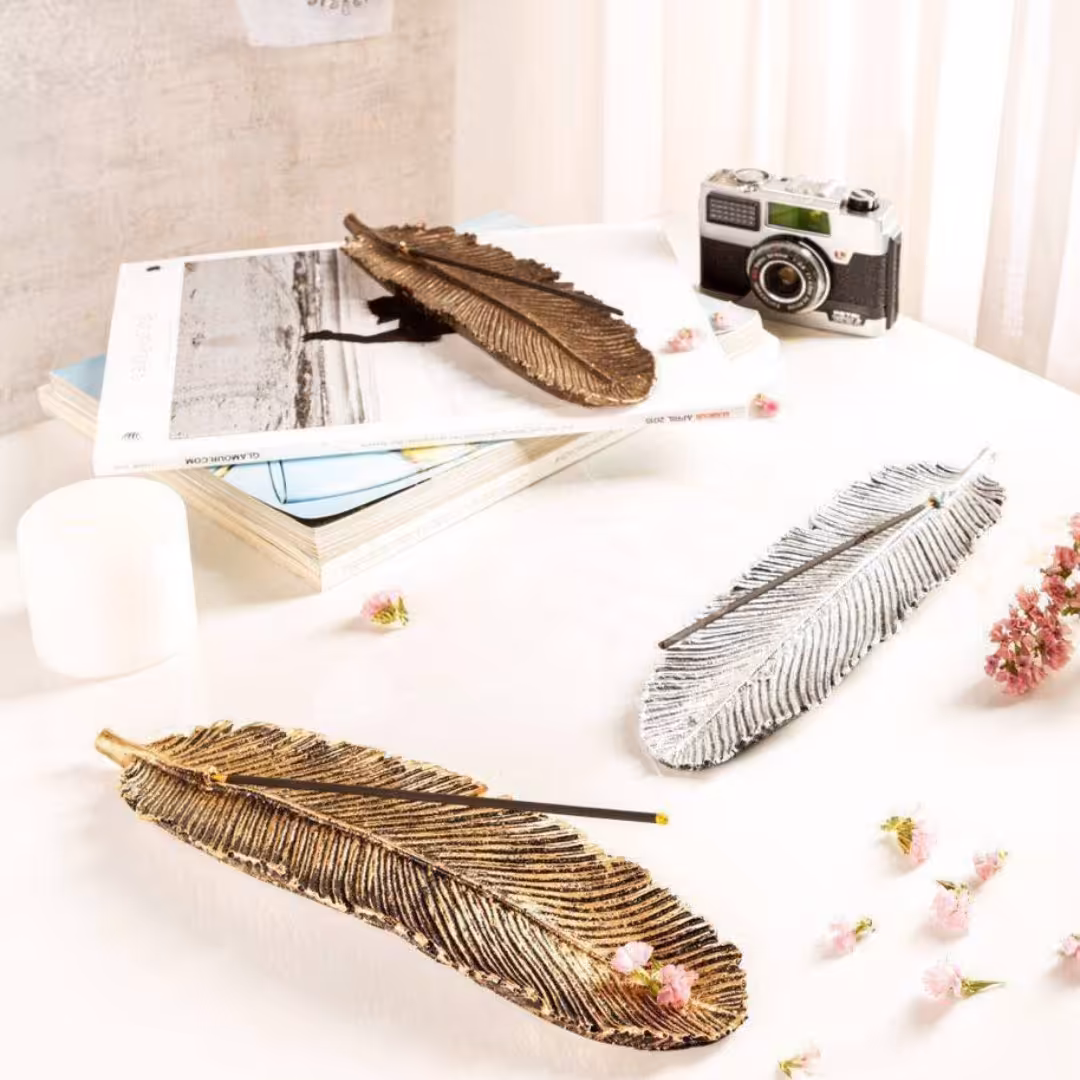 جا عودی طرح پر در دو رنگ سفید و طلایی 
برنزی به طول 17 سانتی متر از جنس رزین
شیک و دکوری