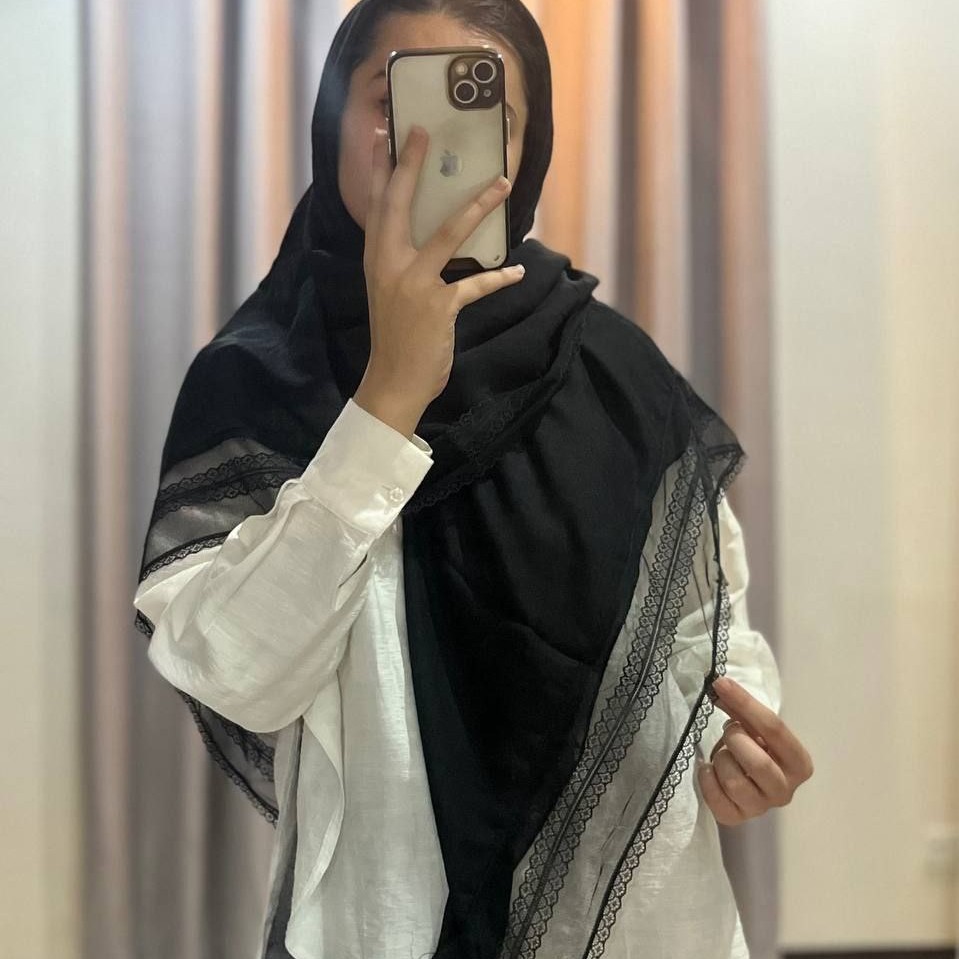 روسری ز نانه نخی دور دانتل