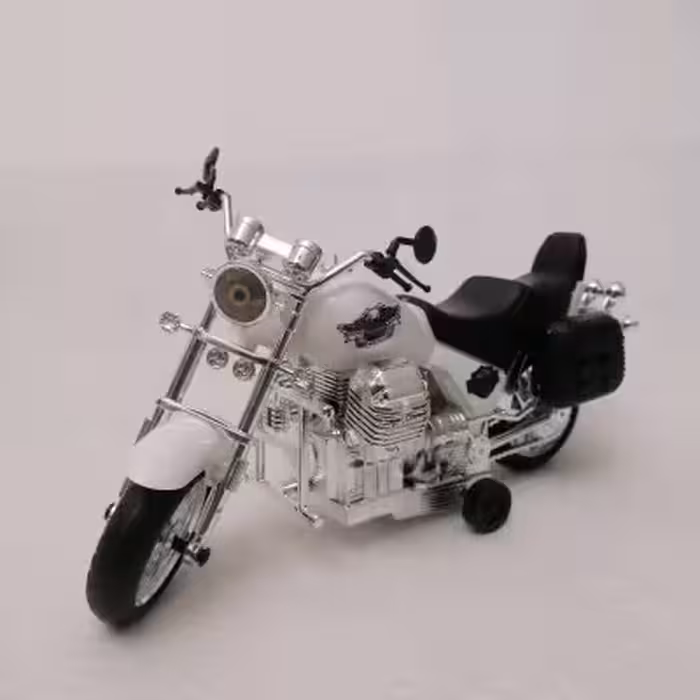 موتور هارلی درج توی وکیوم قدرتی اسباب بازی دیویدسون رنگ سفید