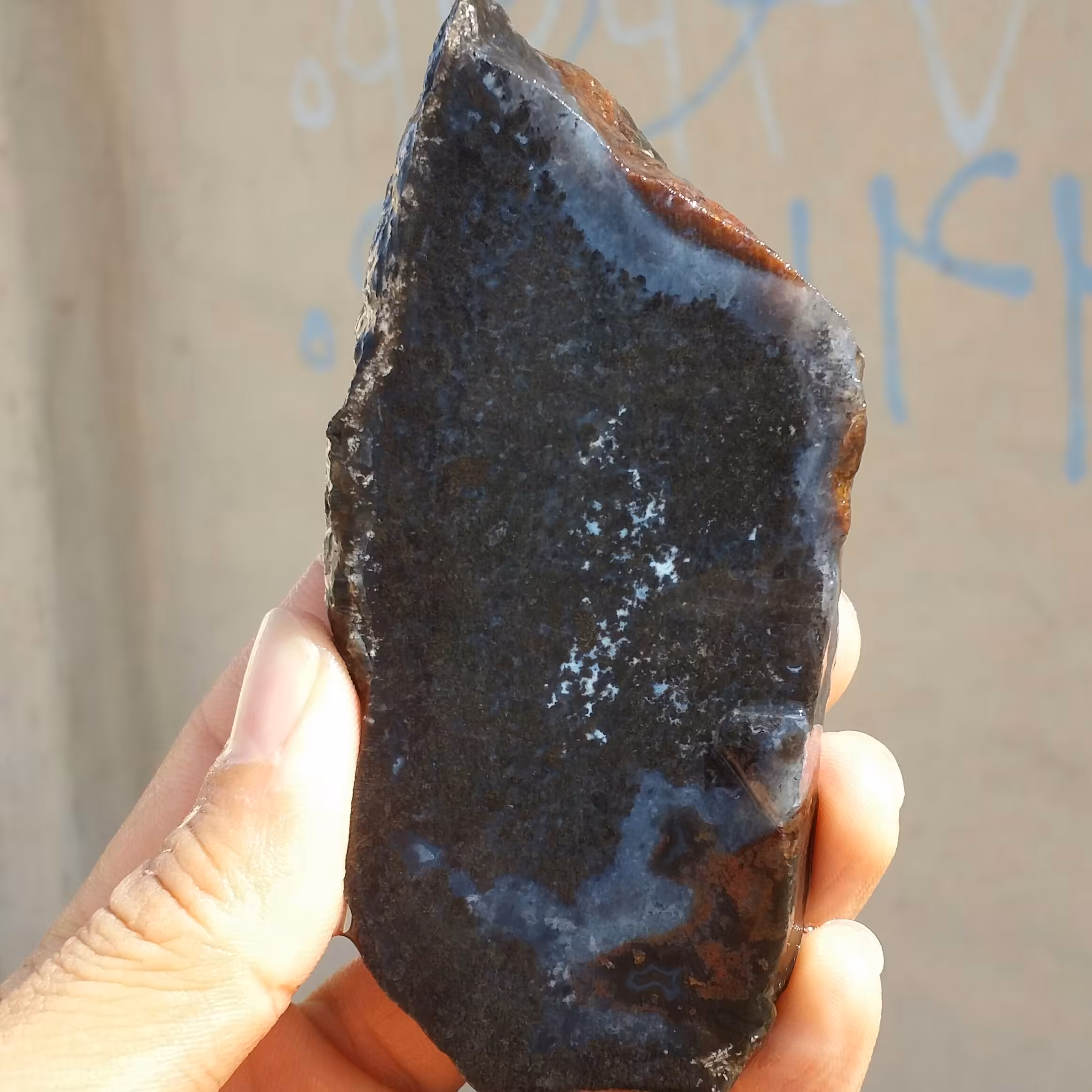 اسلایس سنگ راف عقیق شجر منظره مشکی
 100 در 100 طبیعی
تابلو نقاشی
با قابلیت ساخت چند اسلایس و نگین قیمتی
کد 11551