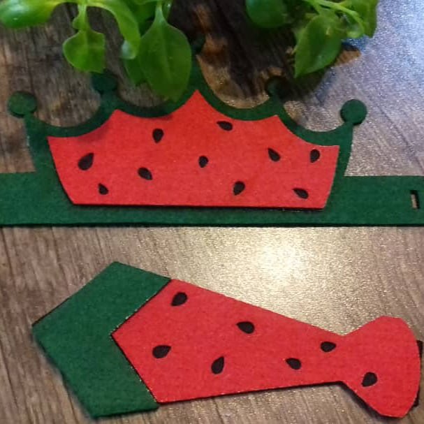 تاج و کراوات نمدی پک 8 عددی ویژه یلدایی شامل دو عدد تاج دو عدد کراوات