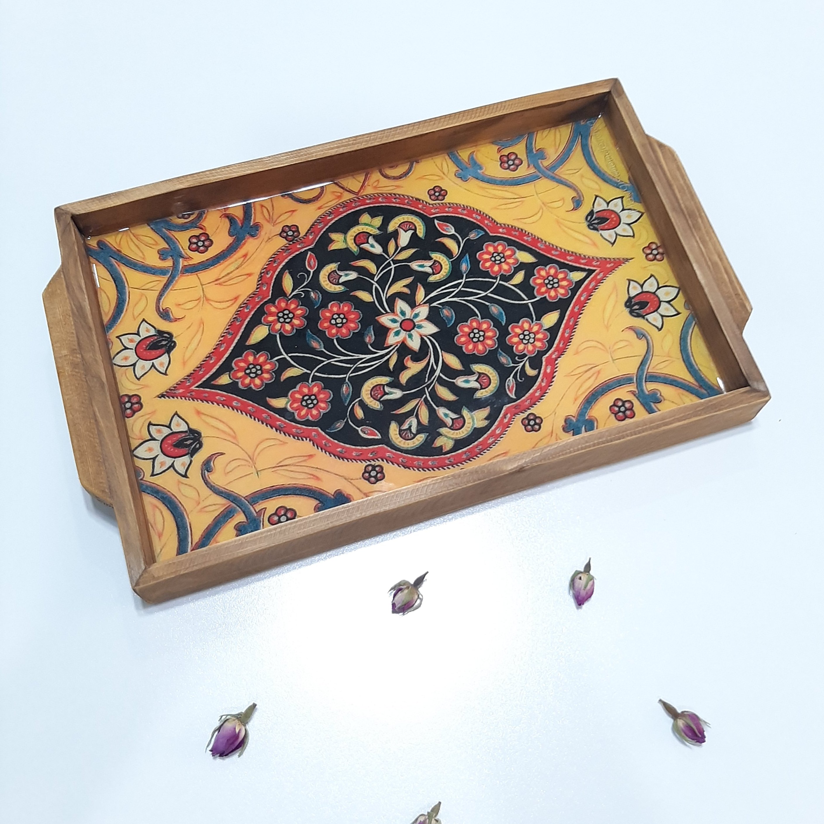 سینی چوب روس کف رزین طرح سنتی رنگ زرد ابعاد 34در 22سانتیمتر وزن 405گرم