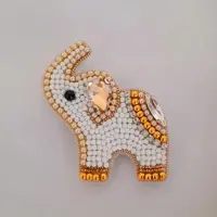 سنجاق سینه جواهردوزی فیل سفید 