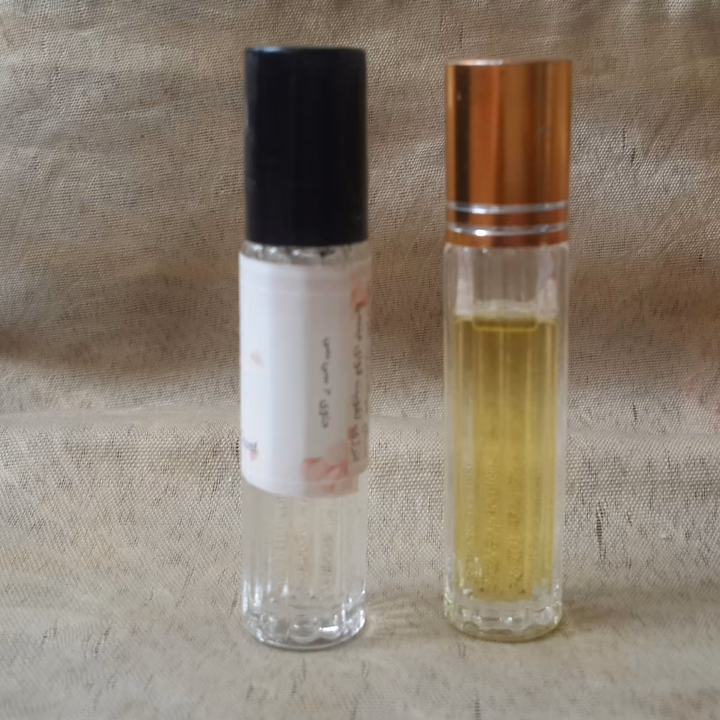 پک عطر طبیعی _ترکیبی(مشک رویا) پرداخت مبلغ پست زمان تحویل 6سی سی کلی وجزیی
