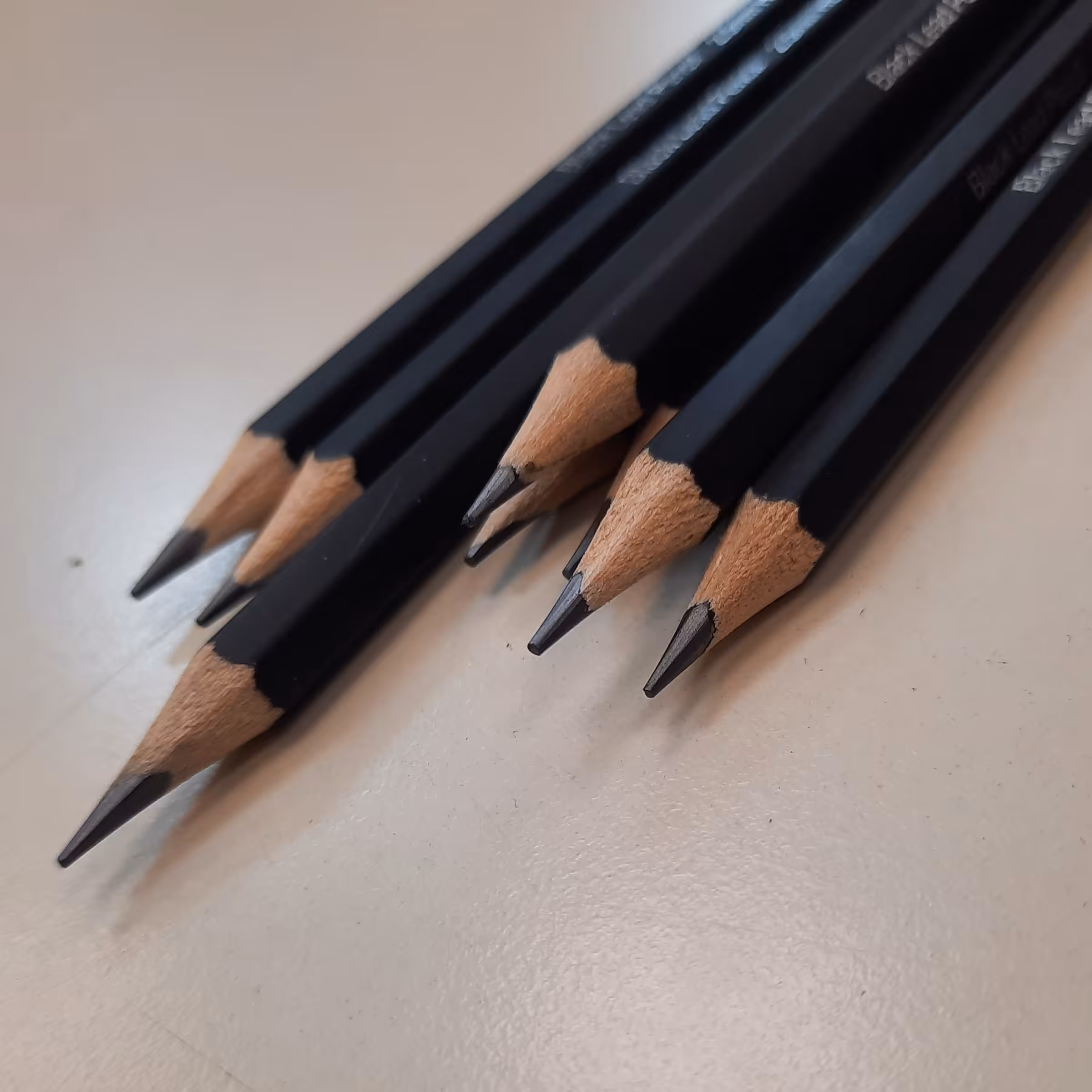 مداد مشکی مدل فابر کاستل 