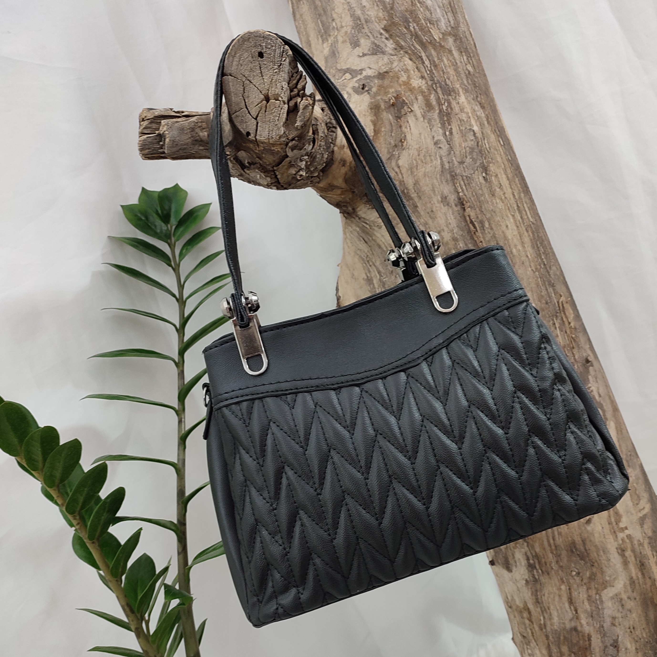 کیف مجلسی زنانه کیف دوشی زنانه کیف دستی مجلسی زنانه کیف طرحدار کیف دوشی مجلسی کیف چرم زنانه کیف مجلسی چرم کیف شیک و جدید