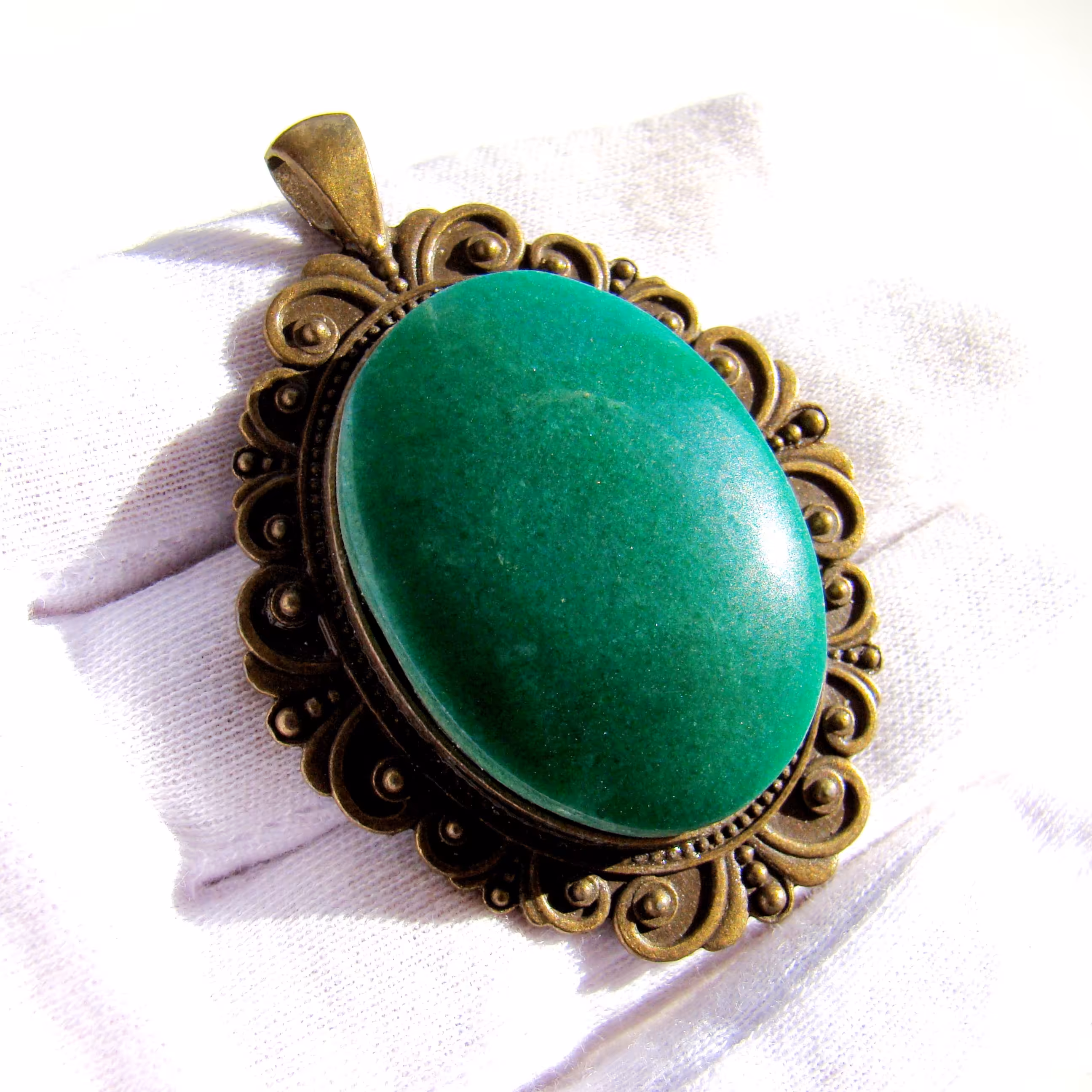 گردنی جید سبز فاخر برنزی بهمراه زنجیر