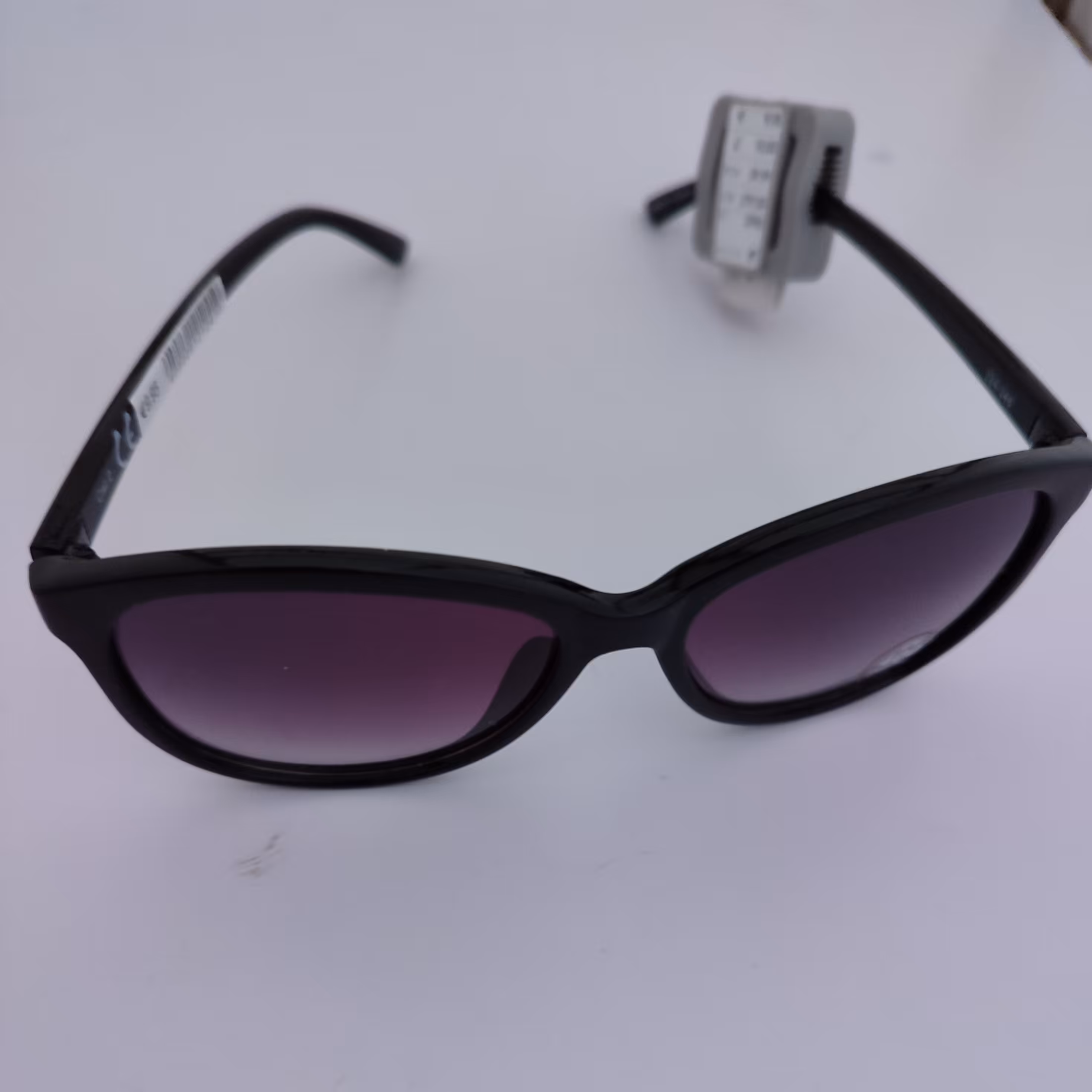 عینک آفتابی یو وی 400شیک وزیبا دارای شناسنامه اصالت کالا 