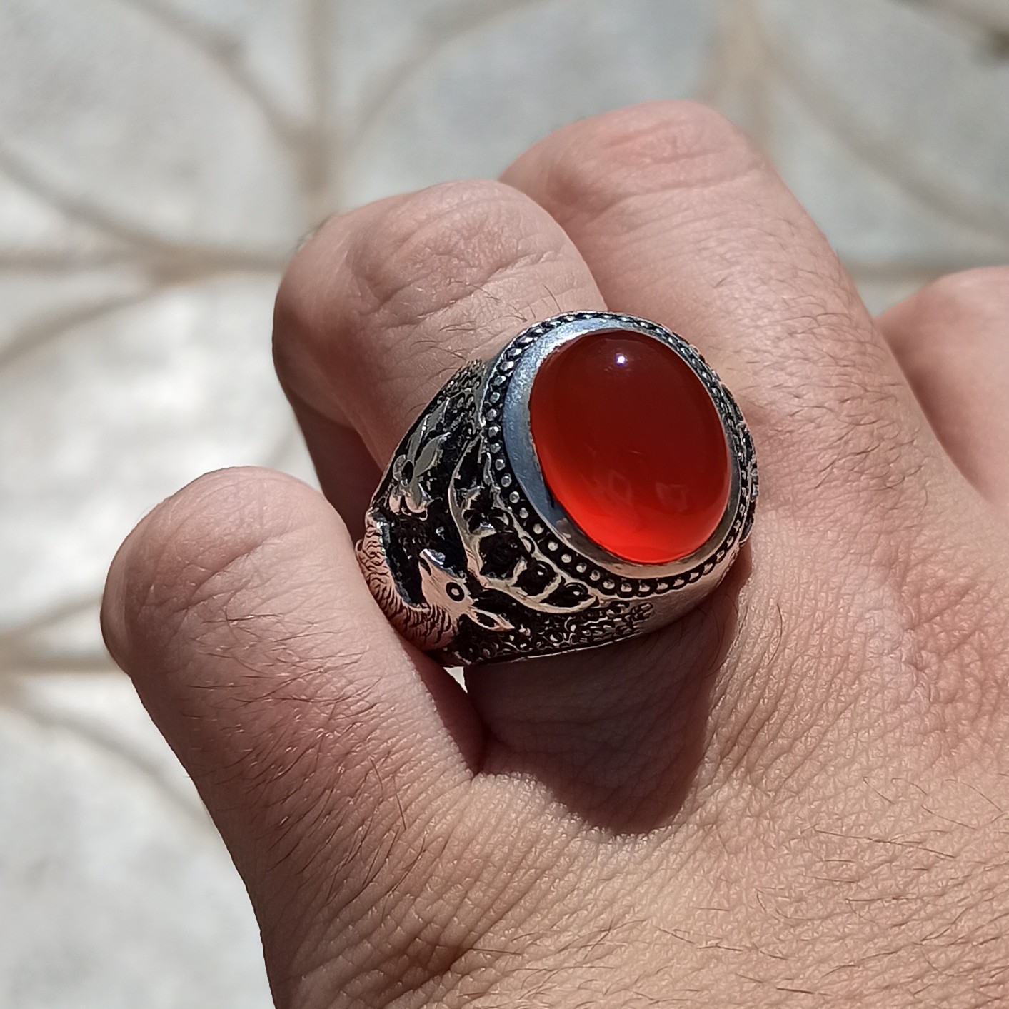 انگشتر نقره کار دست استاد دانشور عقیق کلوخه پرتقالی آبدار درجه یک درشت فاخر زیبا