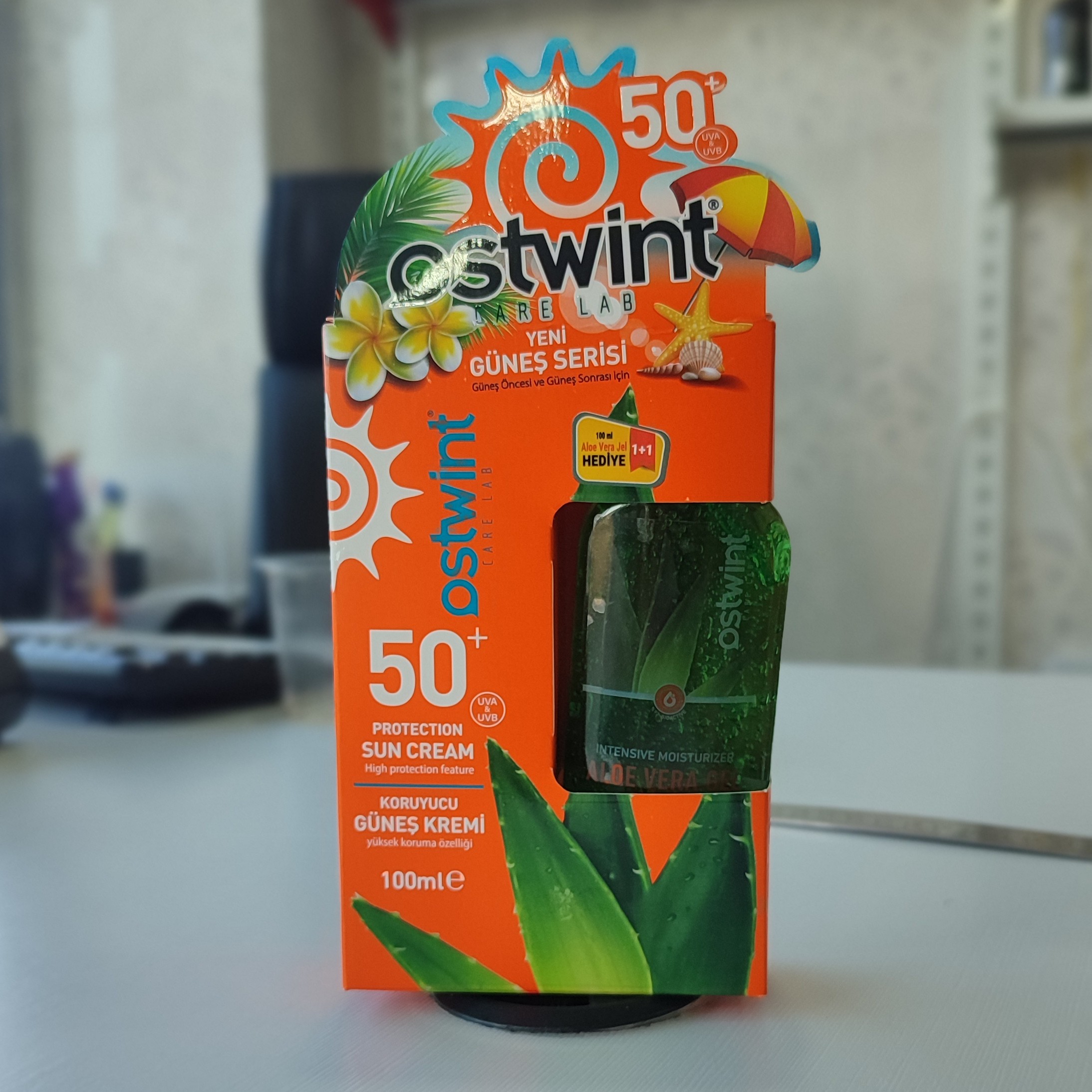 ضد آفتاب Spf 50 لیتر ویتامین E ژل آلوئه ورا 100 میلی لیتر