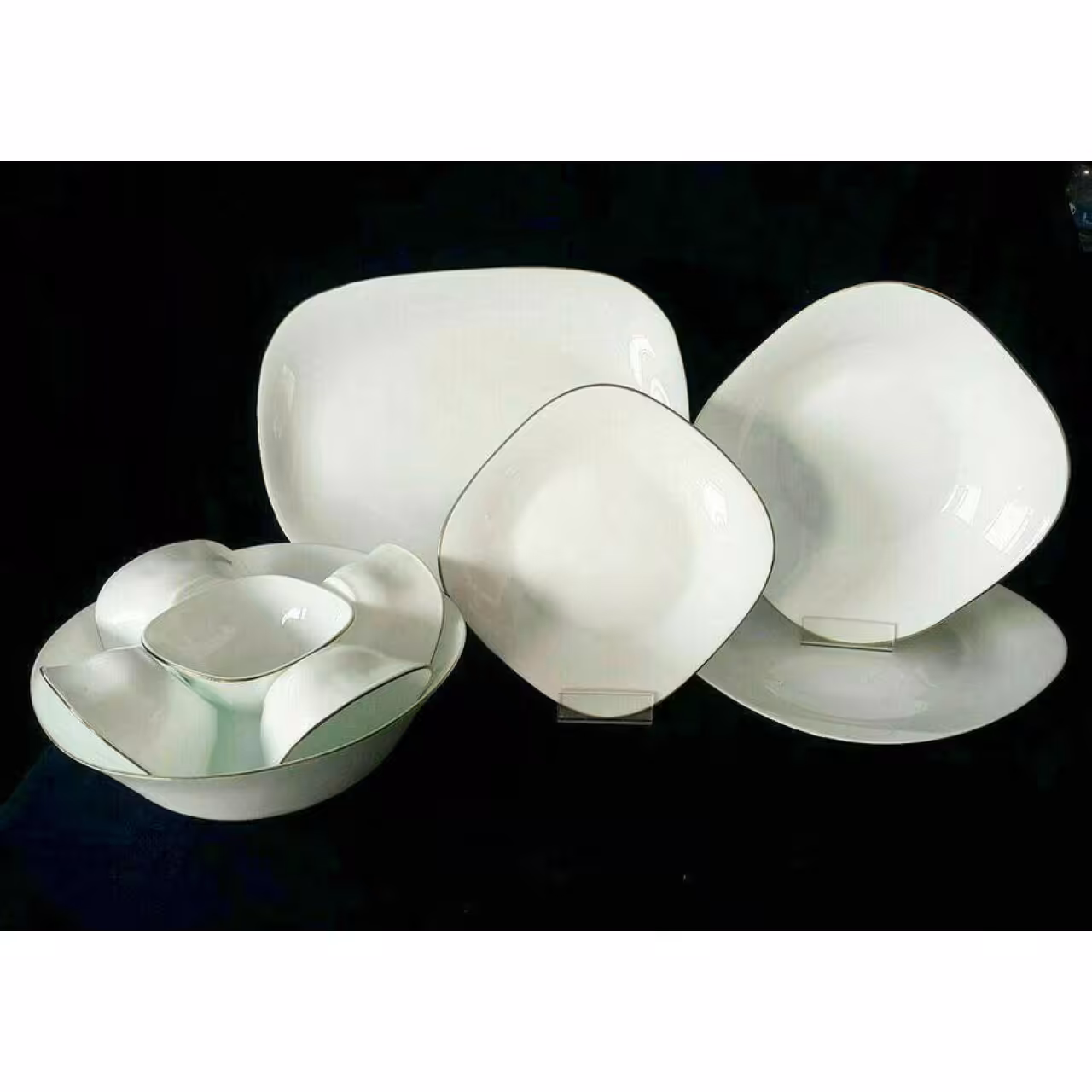 سرویس غذاخوری آرکوپال 26 پارچه لب طلا قالب مربع