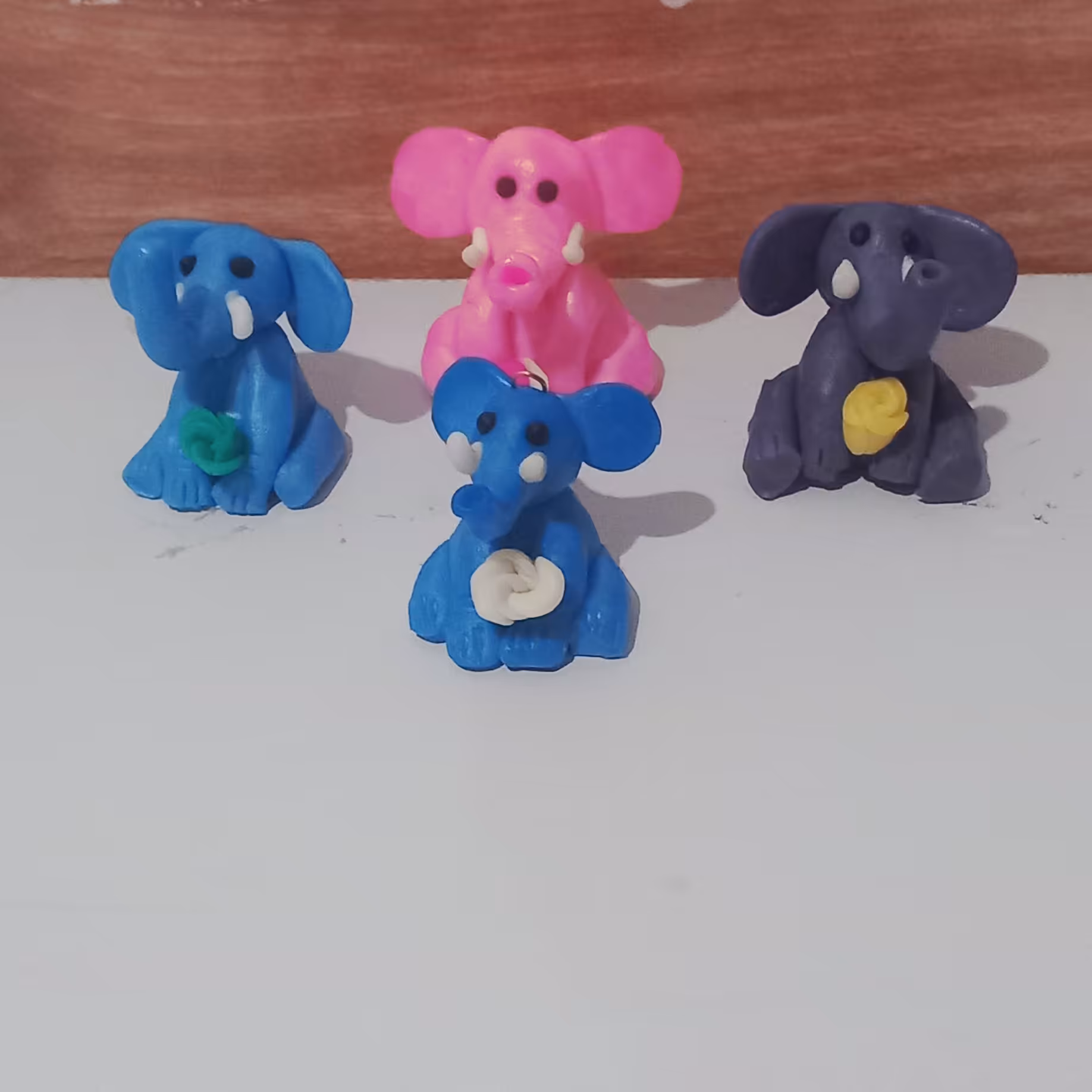 فیگور خمیری طرح فیل.           